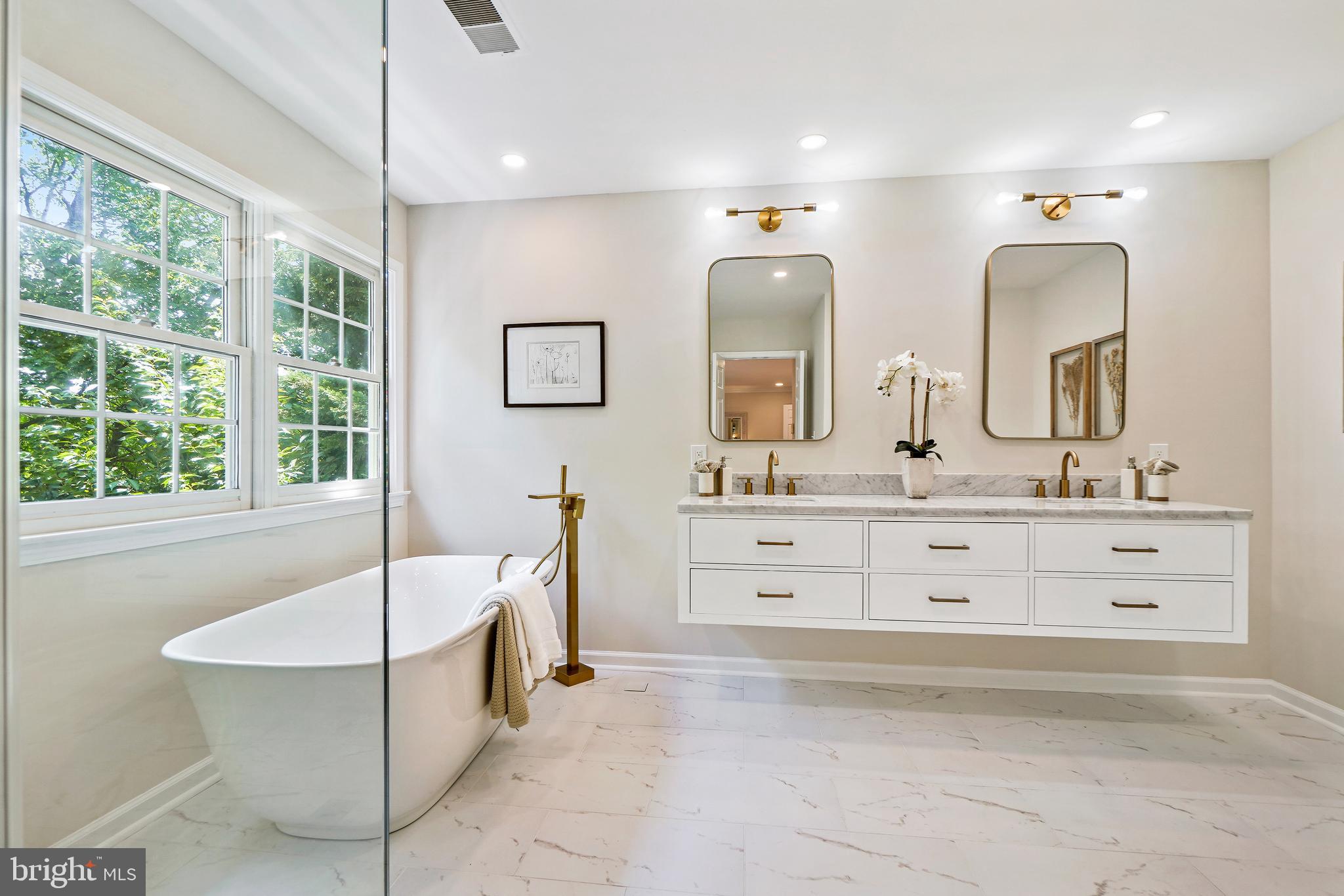 AYRLAWN - Residential