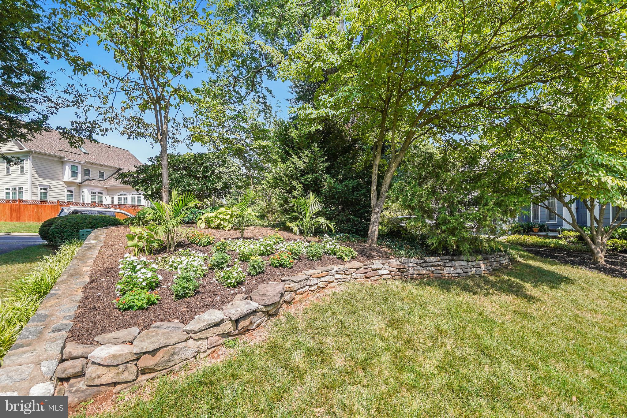 AYRLAWN - Residential