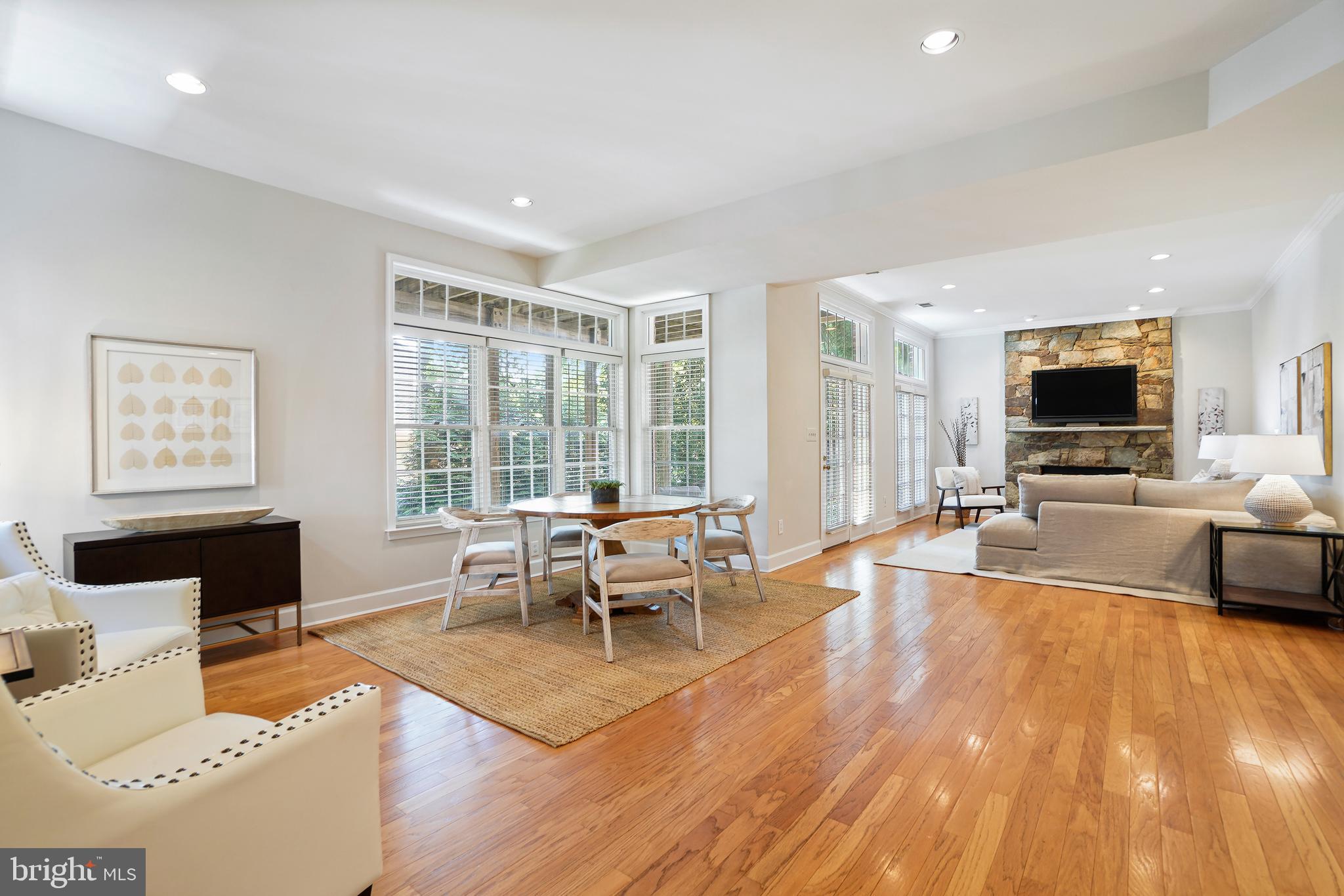 AYRLAWN - Residential