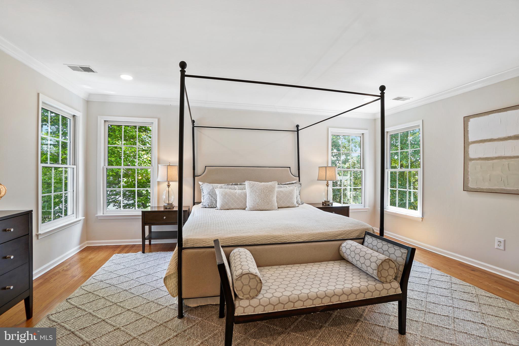 AYRLAWN - Residential