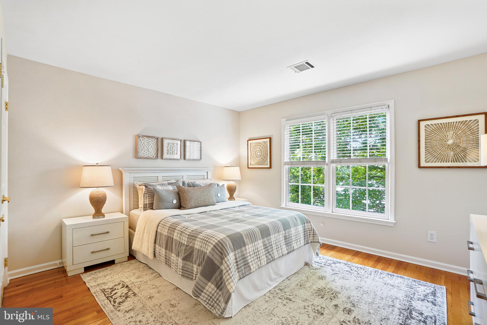 AYRLAWN - Residential