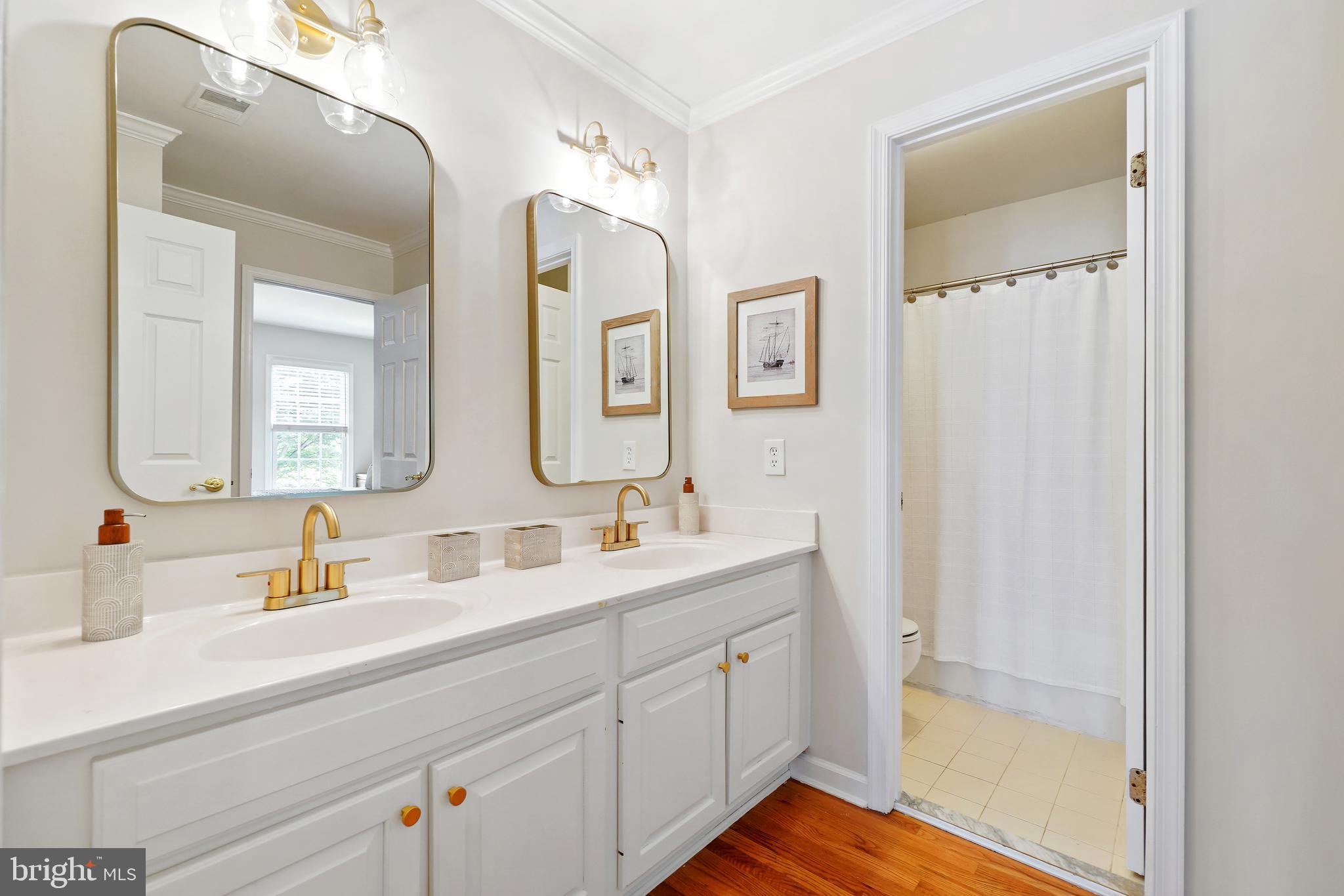 AYRLAWN - Residential