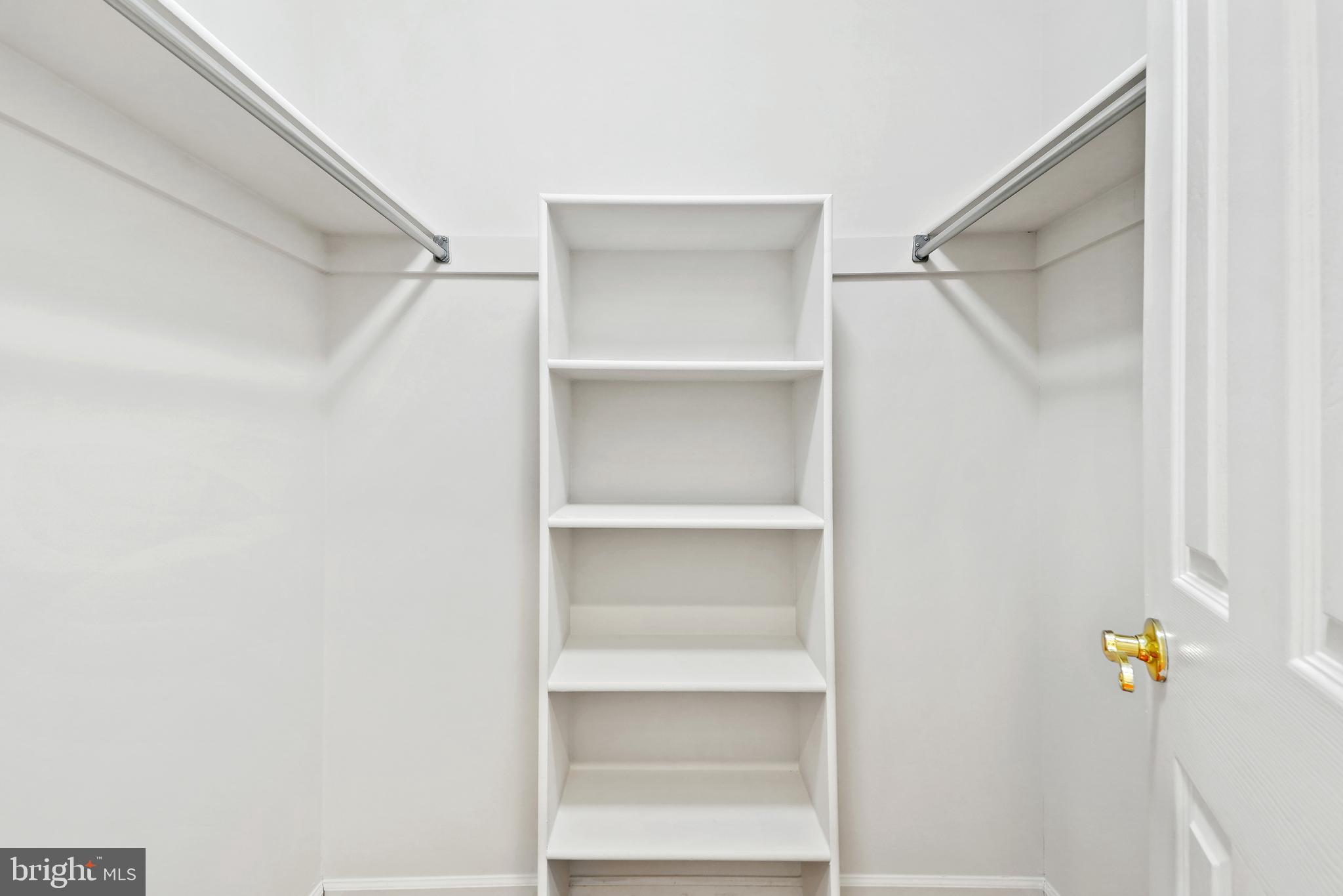 AYRLAWN - Residential