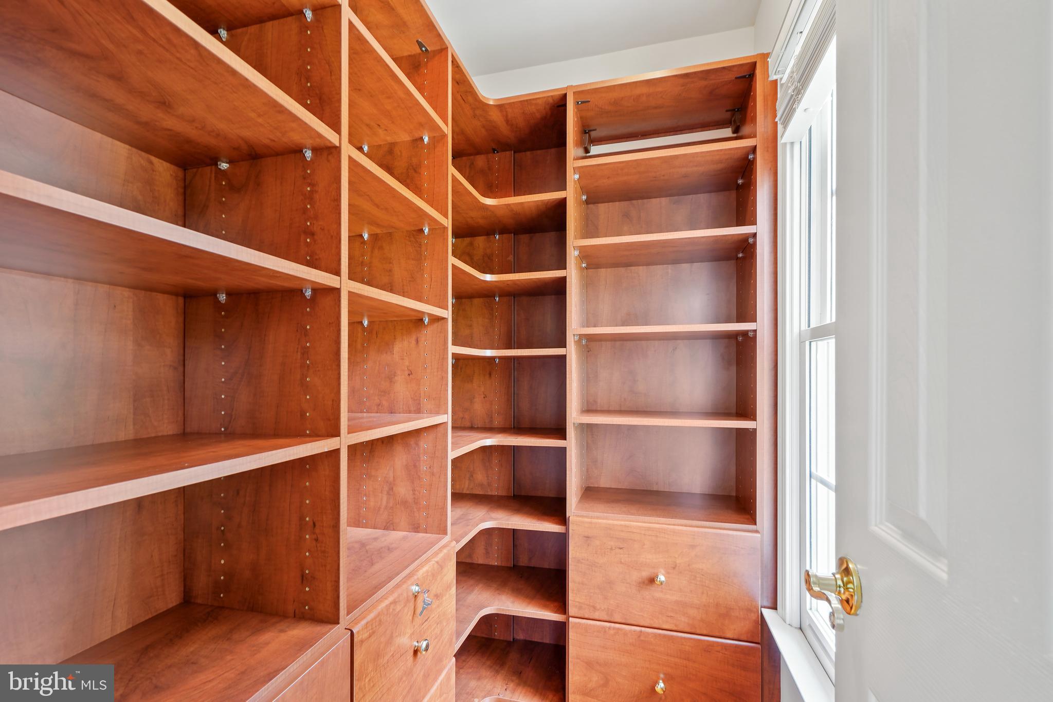 AYRLAWN - Residential