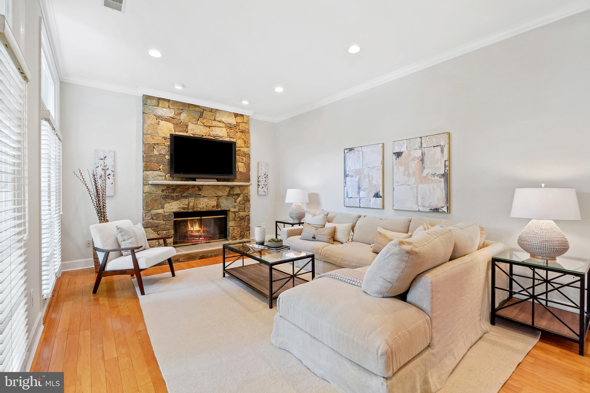 AYRLAWN - Residential