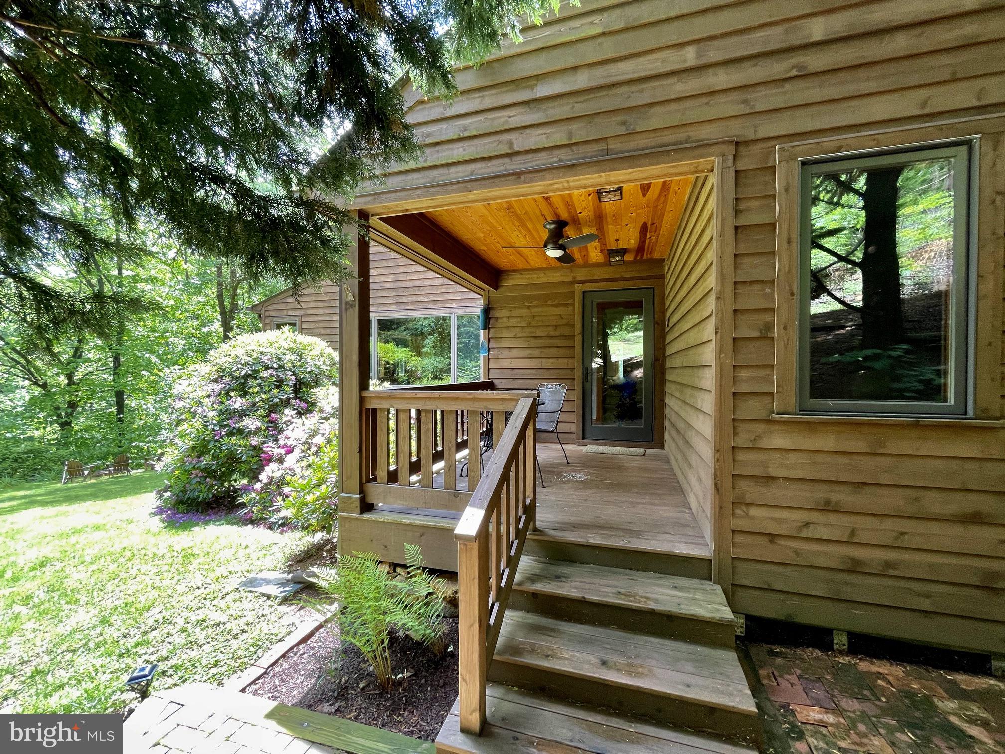 87 WOODLAND LANE