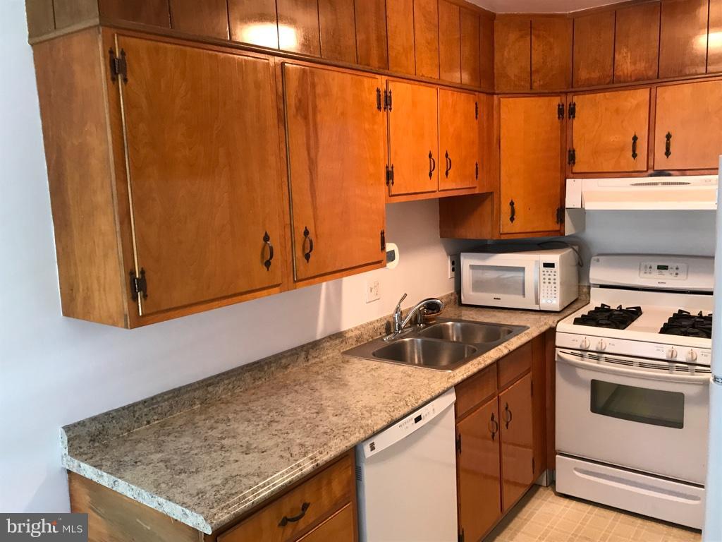 GREEN VALLEY - Residential Lease