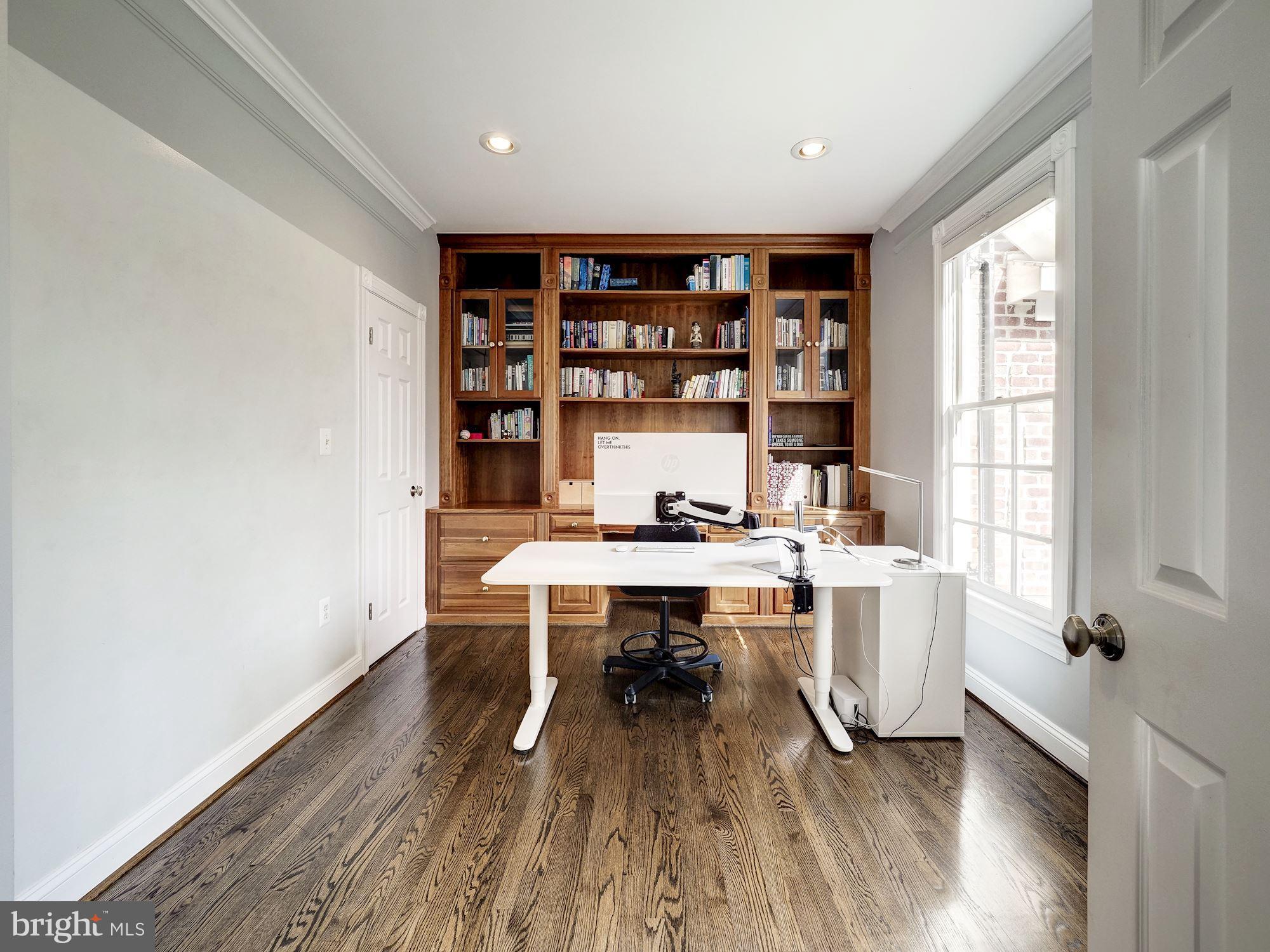 FAIRWAY HILLS - Residential