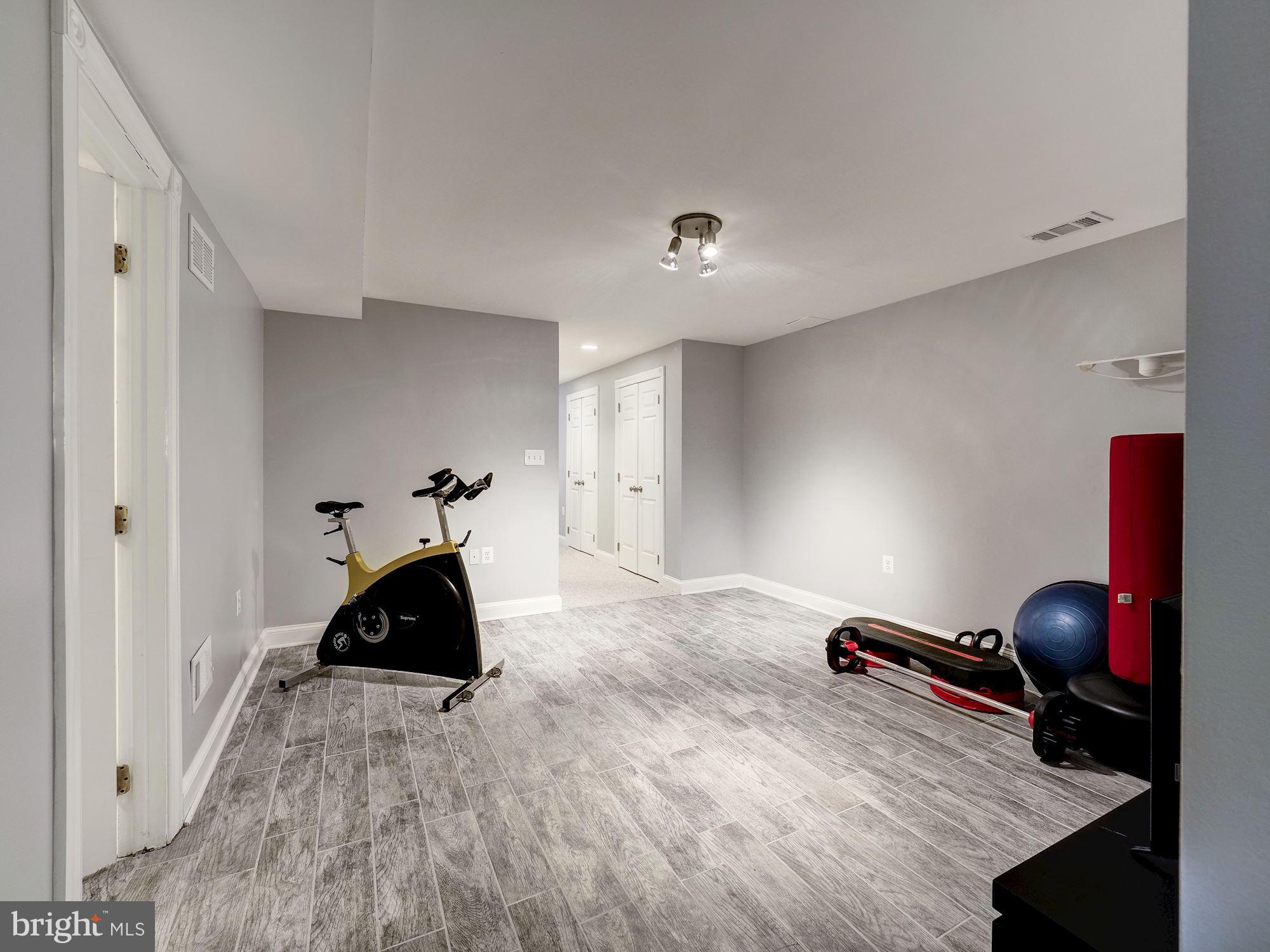 FAIRWAY HILLS - Residential