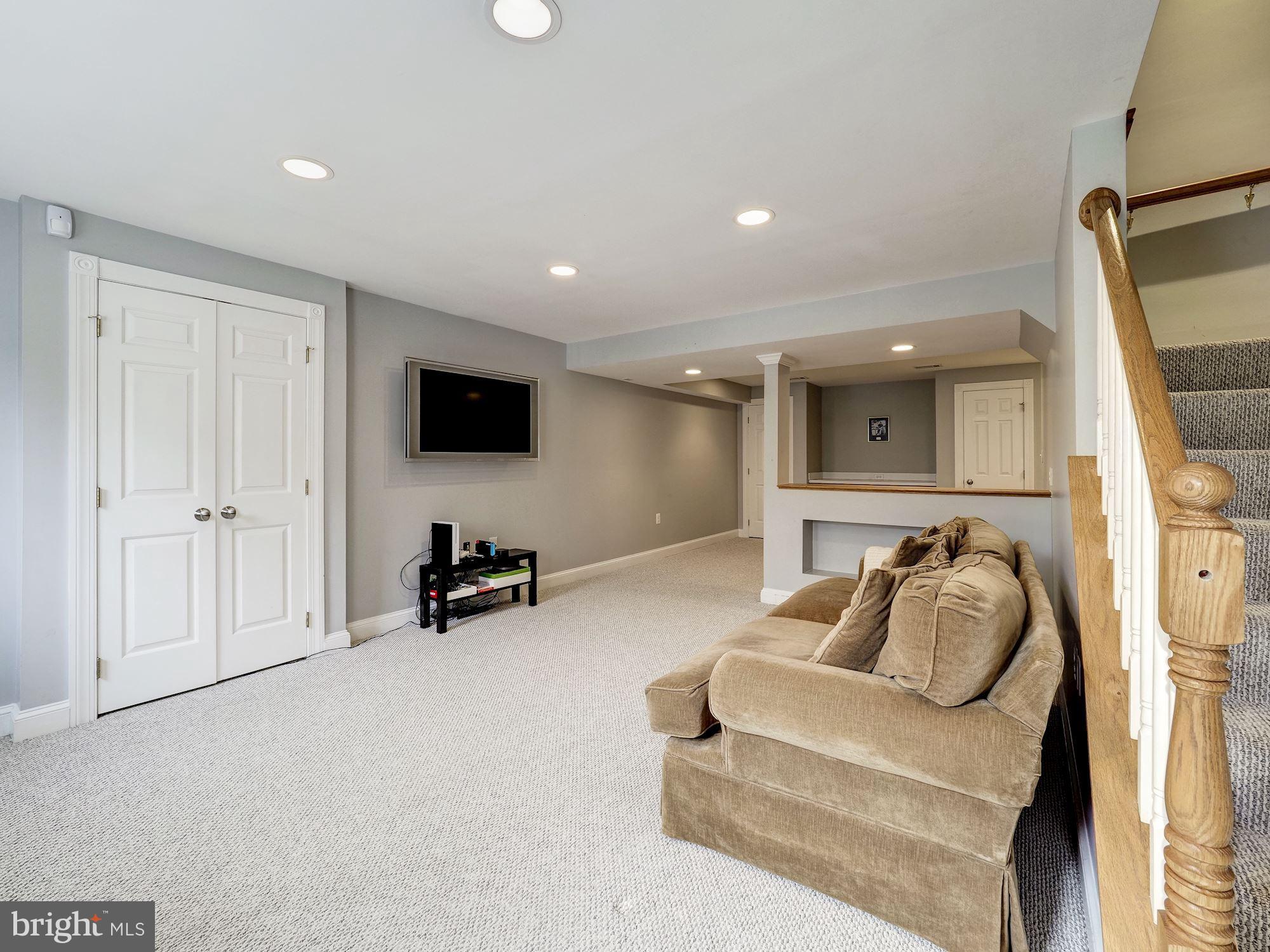 FAIRWAY HILLS - Residential