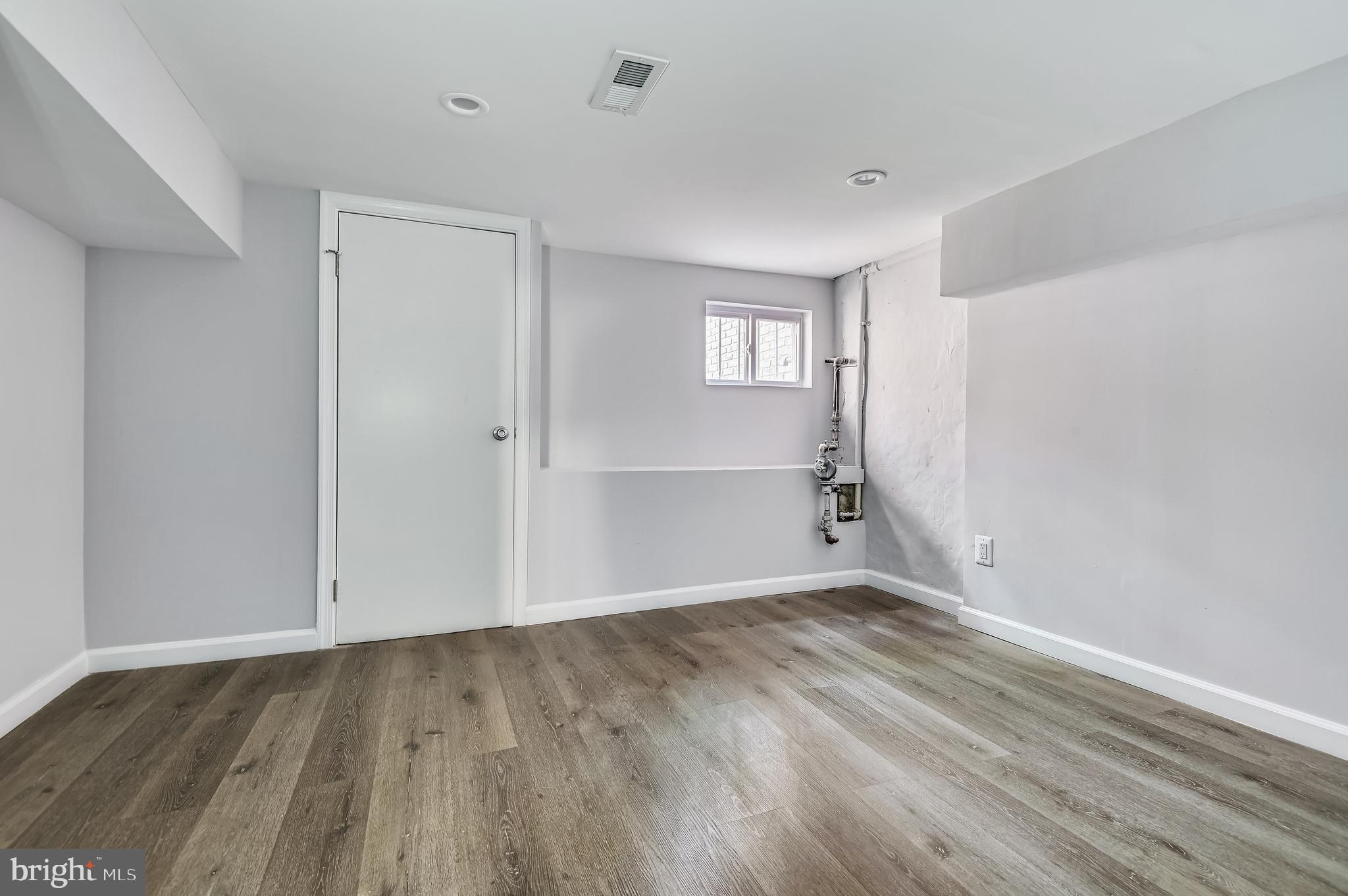 ASHLAND MEWS PARK - Residential