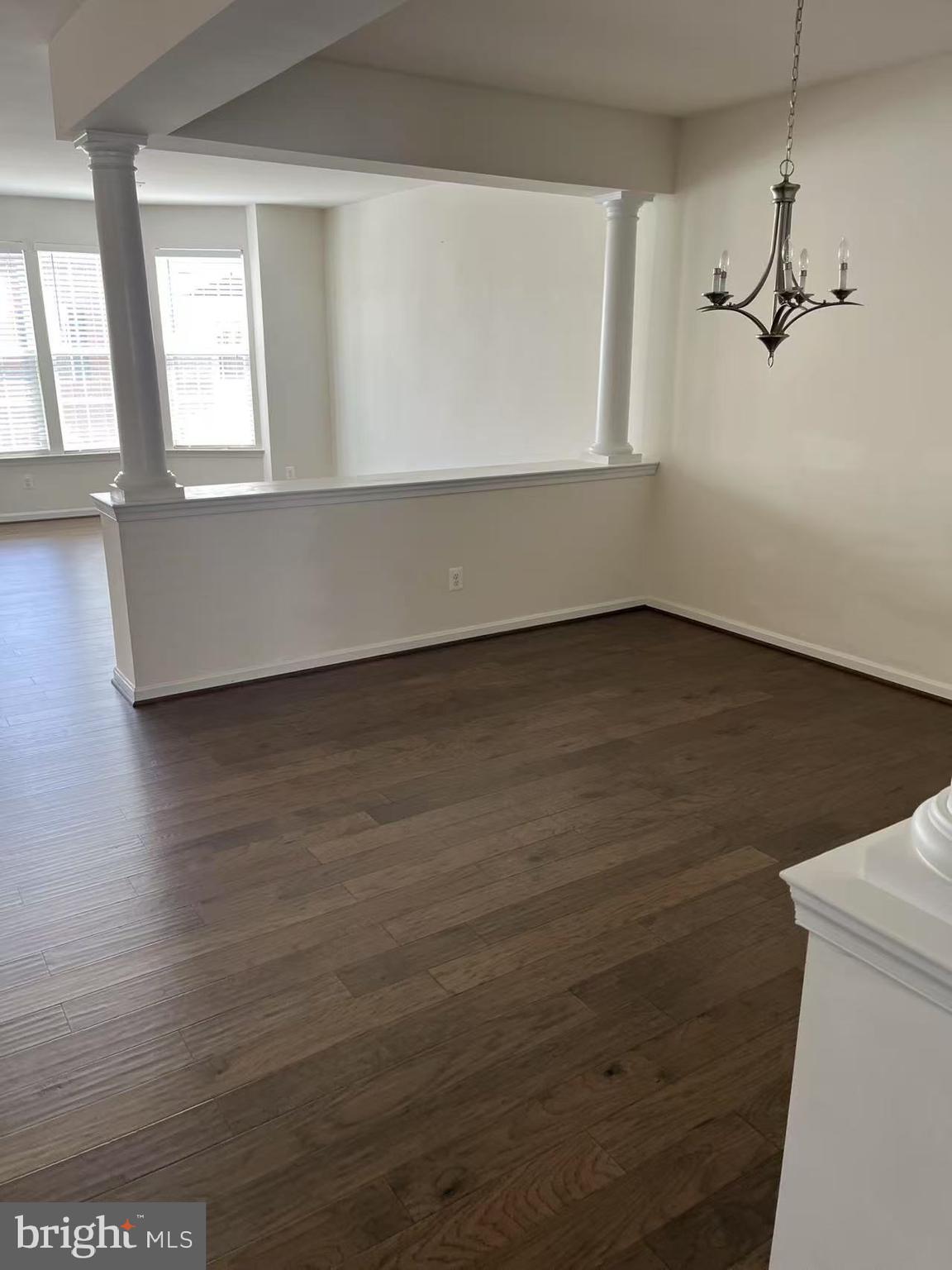 RESIDENCES AT DULLES PRK - Residential Lease