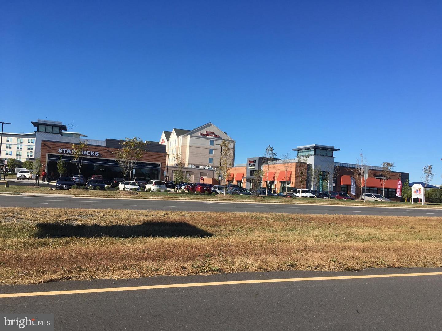 RESIDENCES AT DULLES PRK - Residential Lease