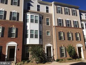 RESIDENCES AT DULLES PRK - Residential Lease