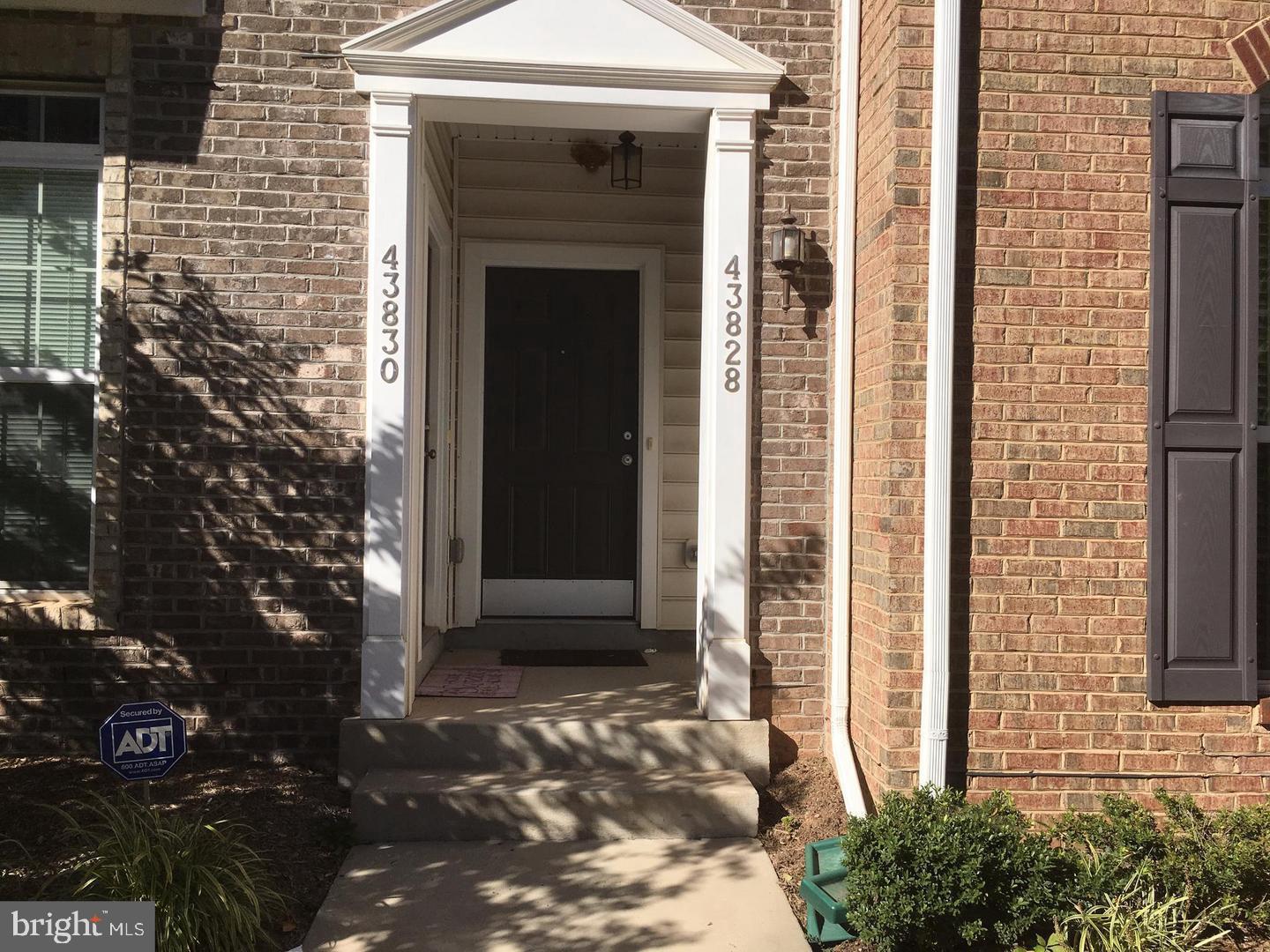 RESIDENCES AT DULLES PRK - Residential Lease