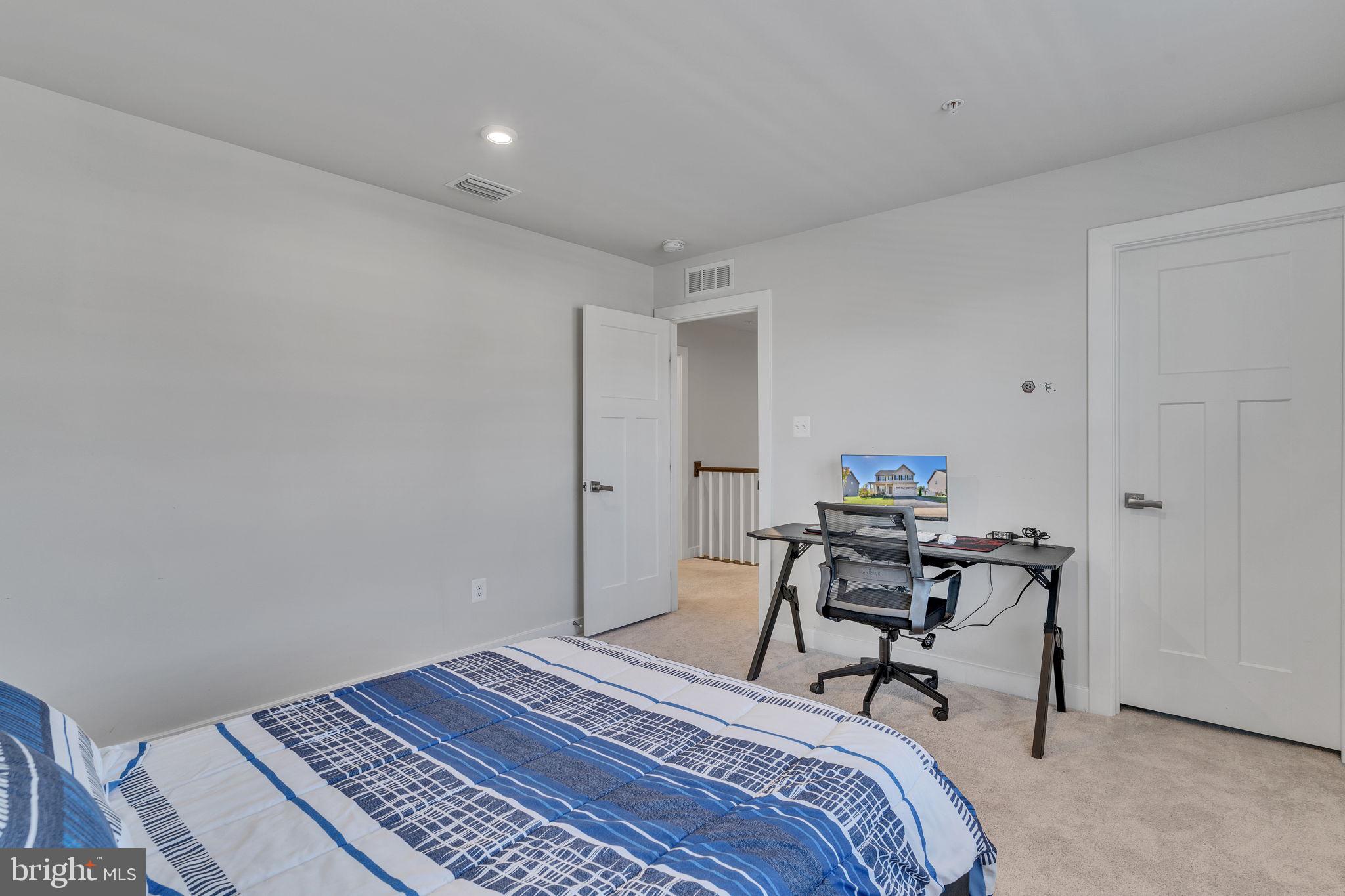 BRENTWOOD - Residential