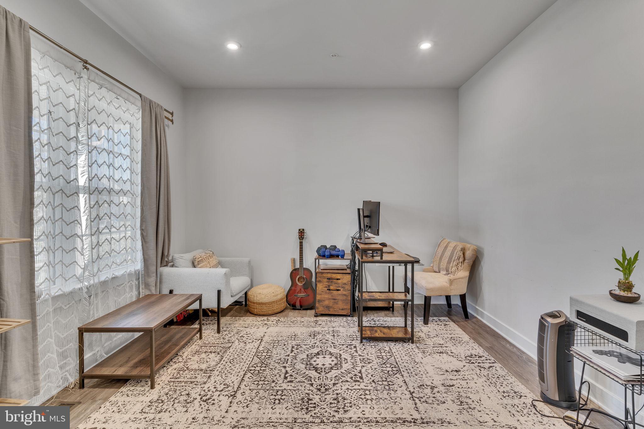 BRENTWOOD - Residential