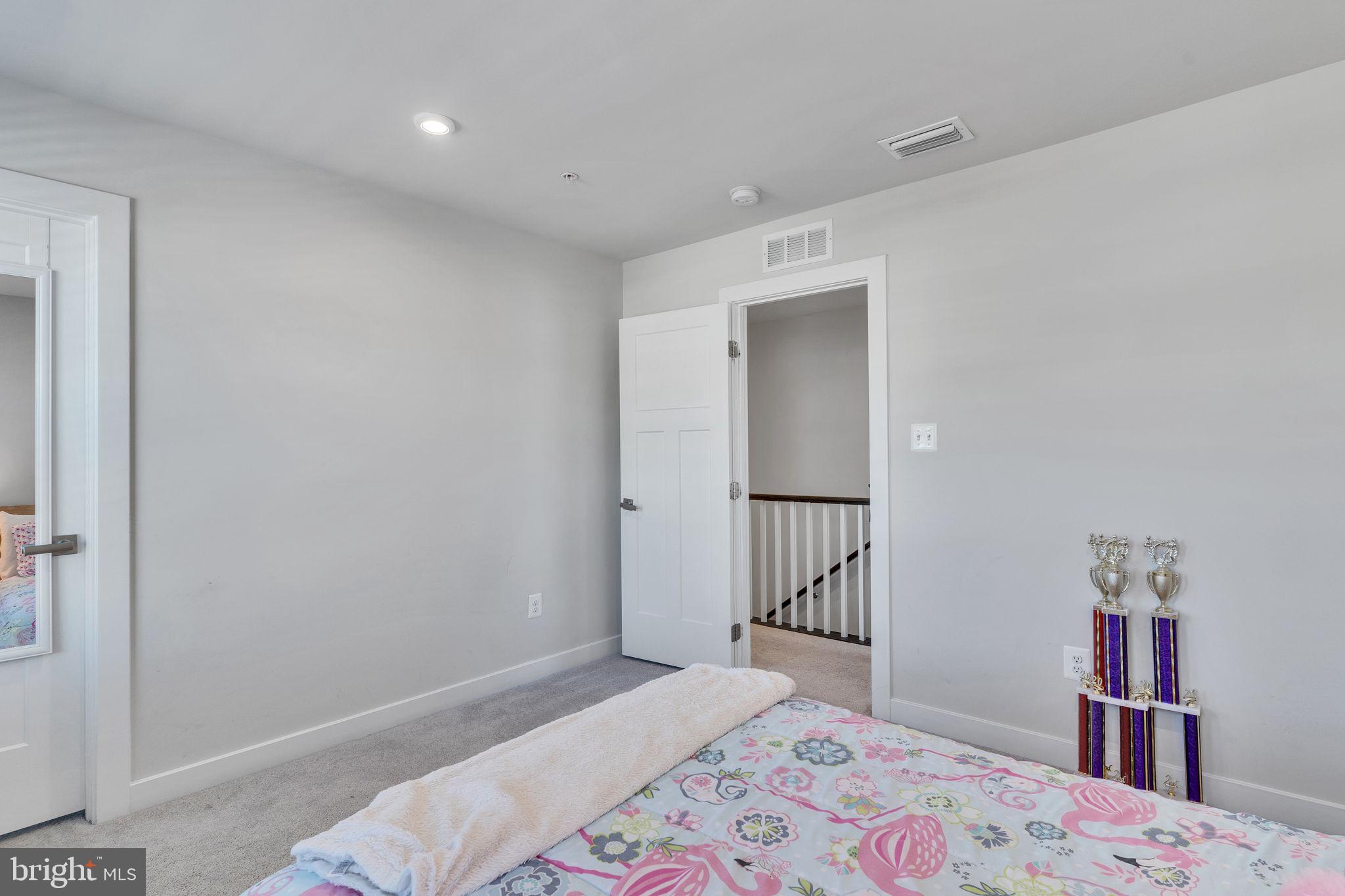 BRENTWOOD - Residential