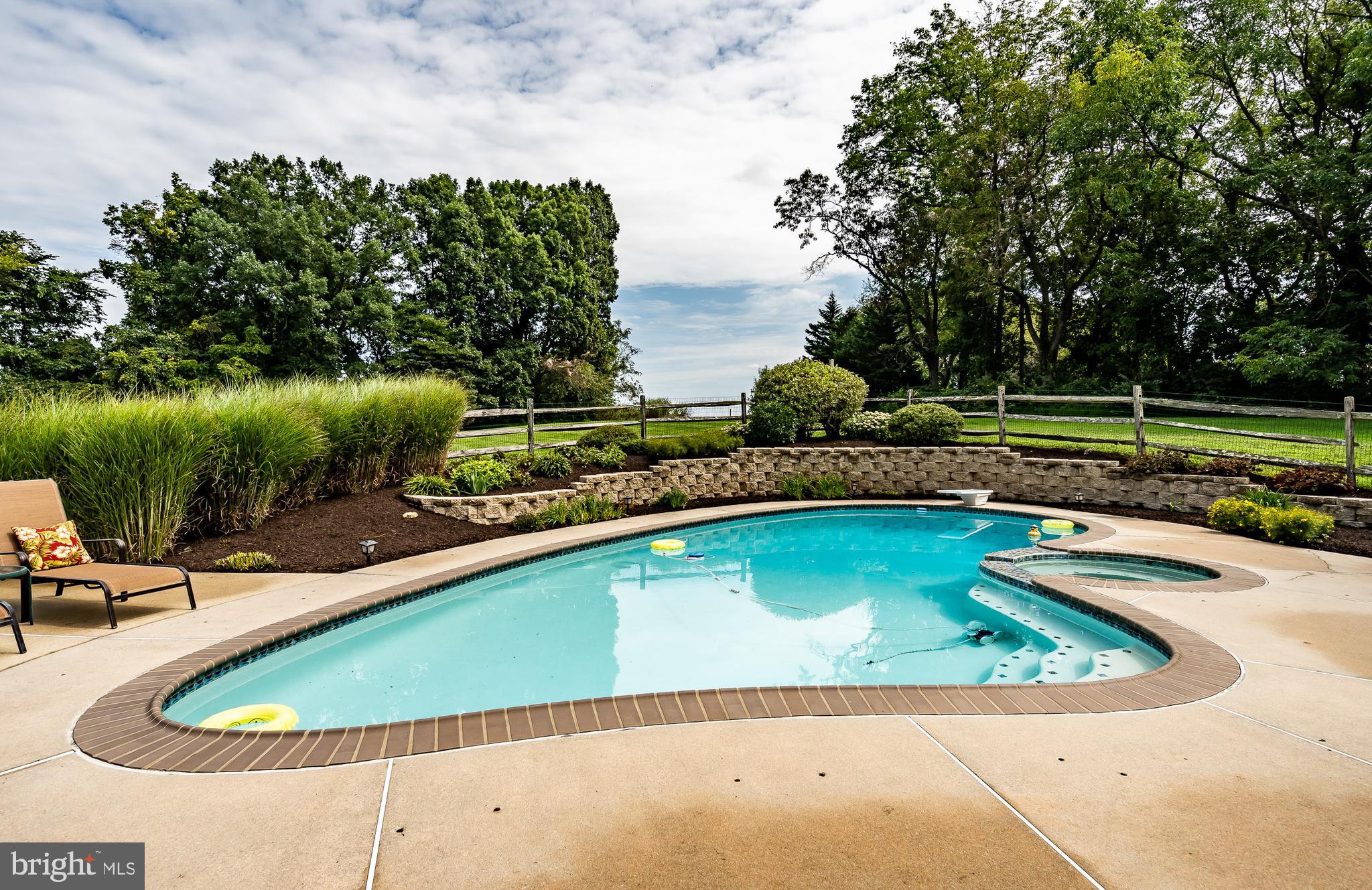 HIGH MEADOW - Residential