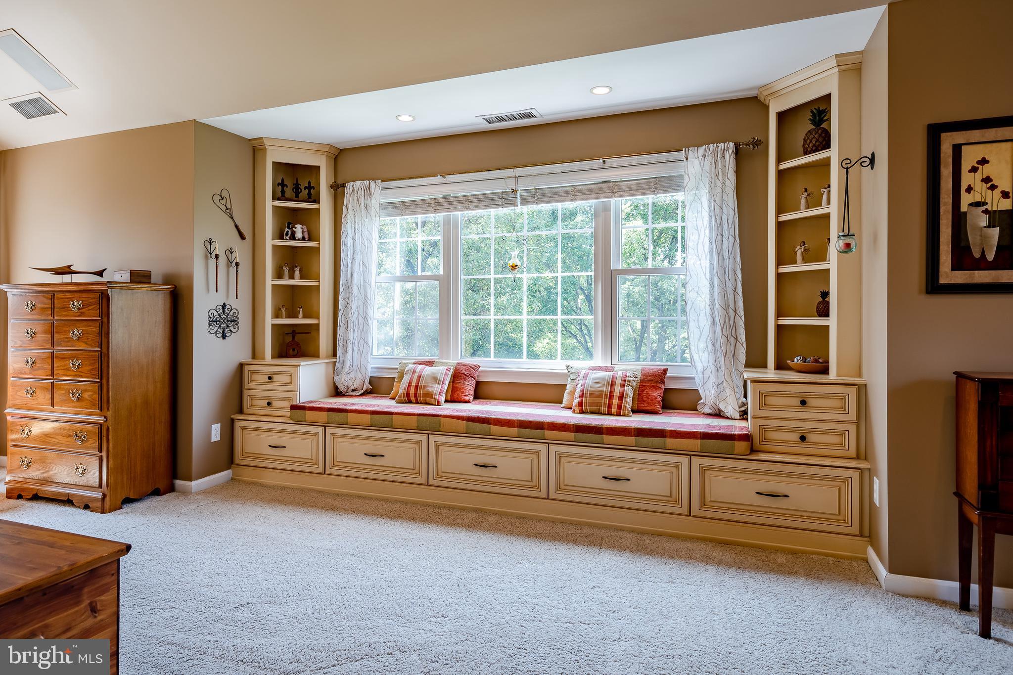 HIGH MEADOW - Residential