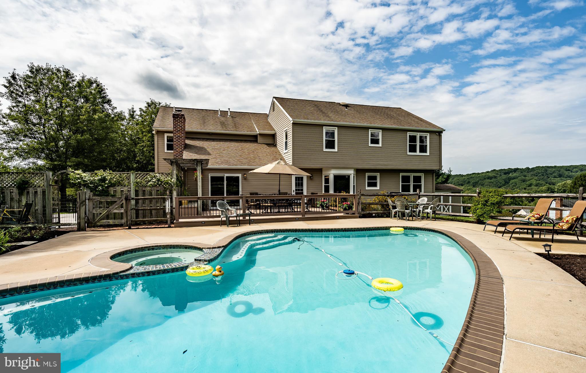 HIGH MEADOW - Residential