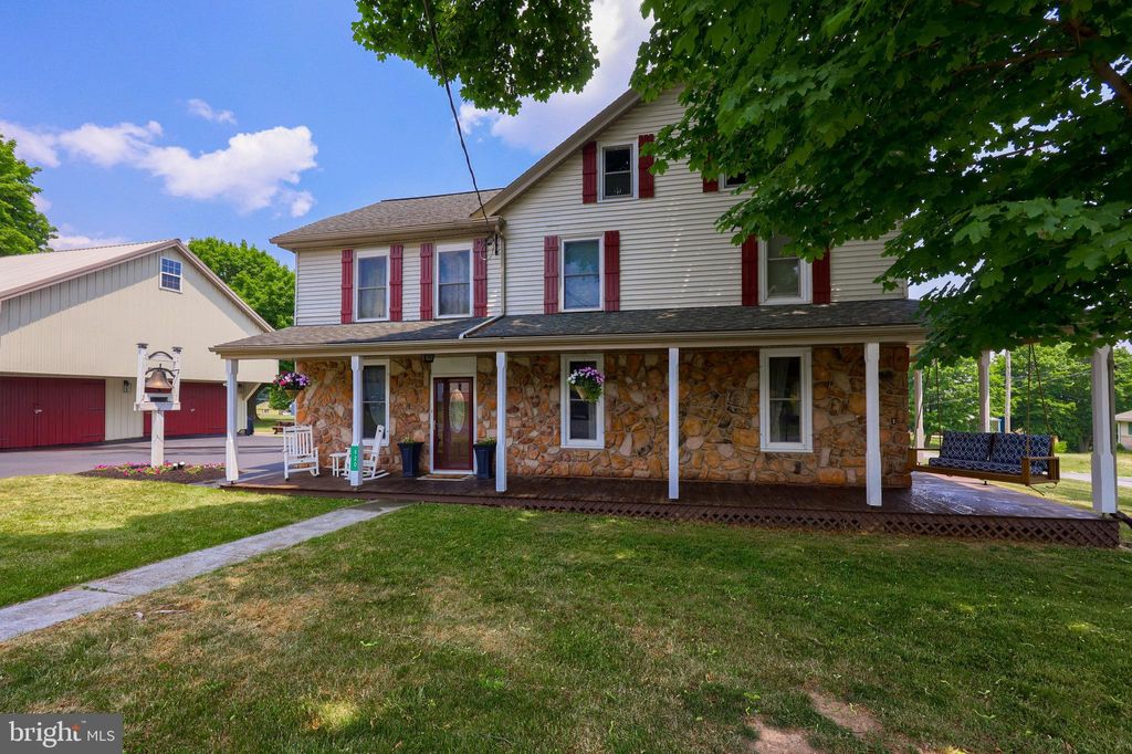 Photo of 920 RABBIT HILL RD, LITITZ, PA 17543 (MLS # PALA2039312)