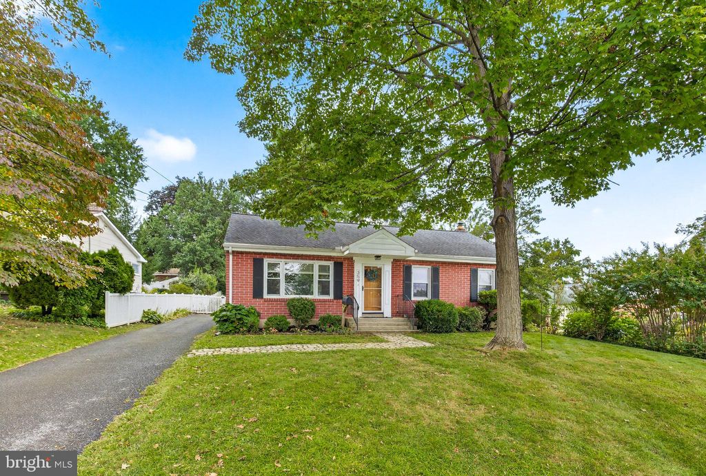 Photo of 359 Hawthorne Drive, LANCASTER, PA 17603 (MLS # PALA2075802)