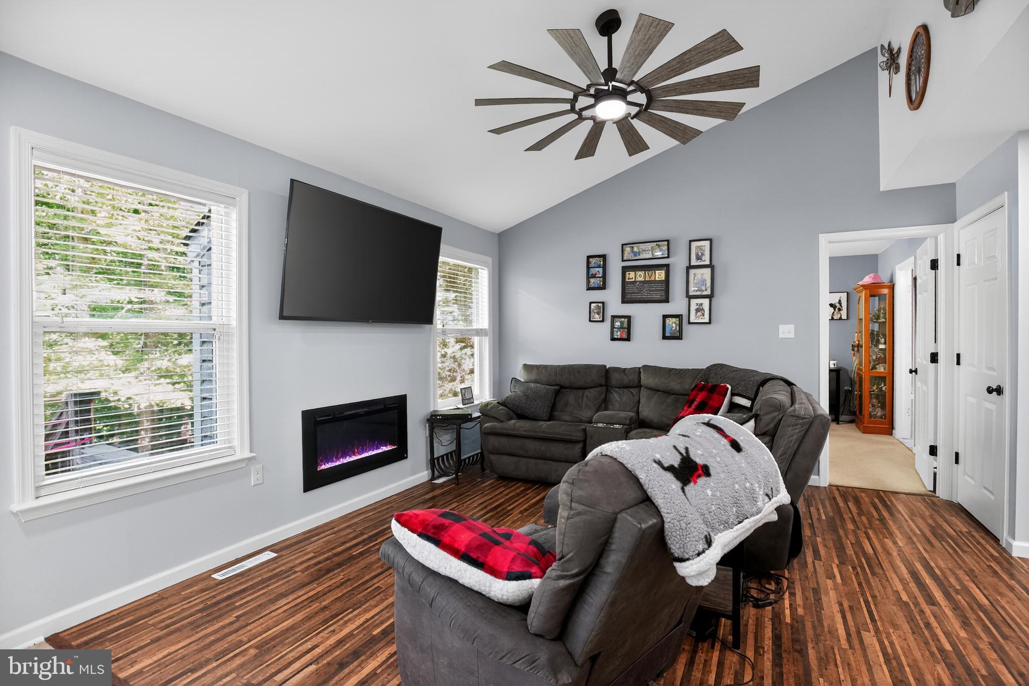 SCARBOROUGH FAIRE - Residential