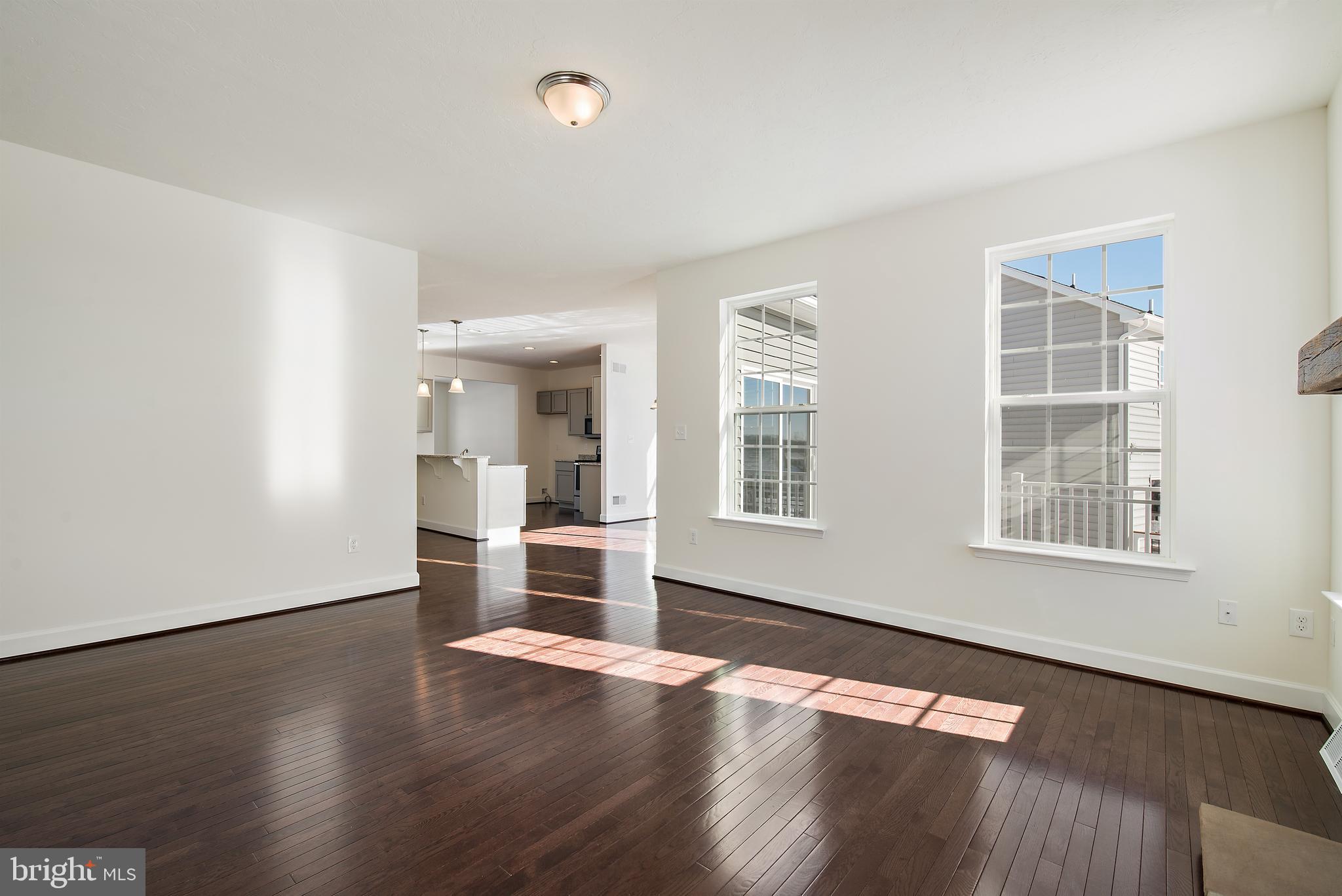 THORNBURY HUNT II - Residential