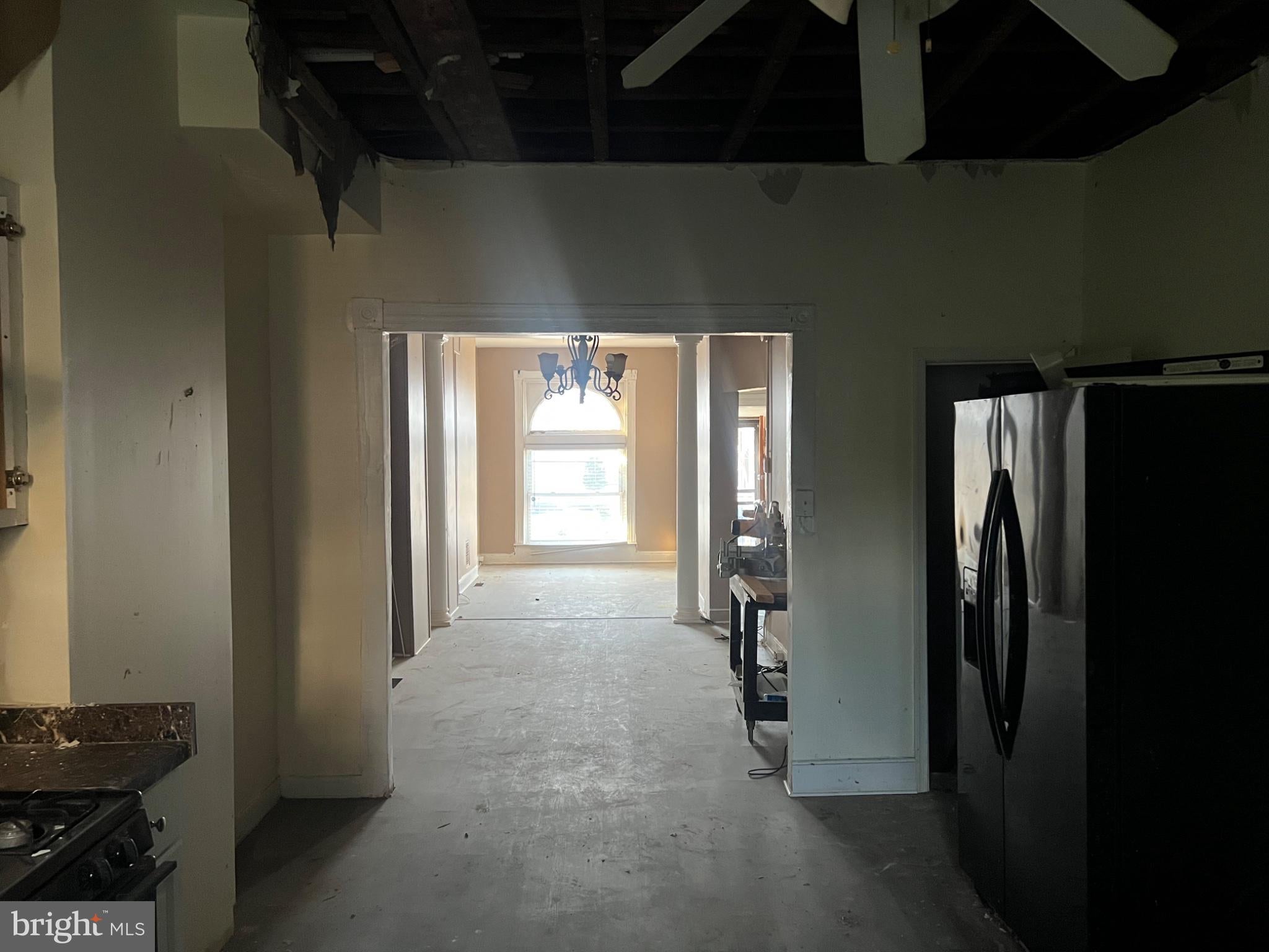 2406 E HOFFMAN STREET