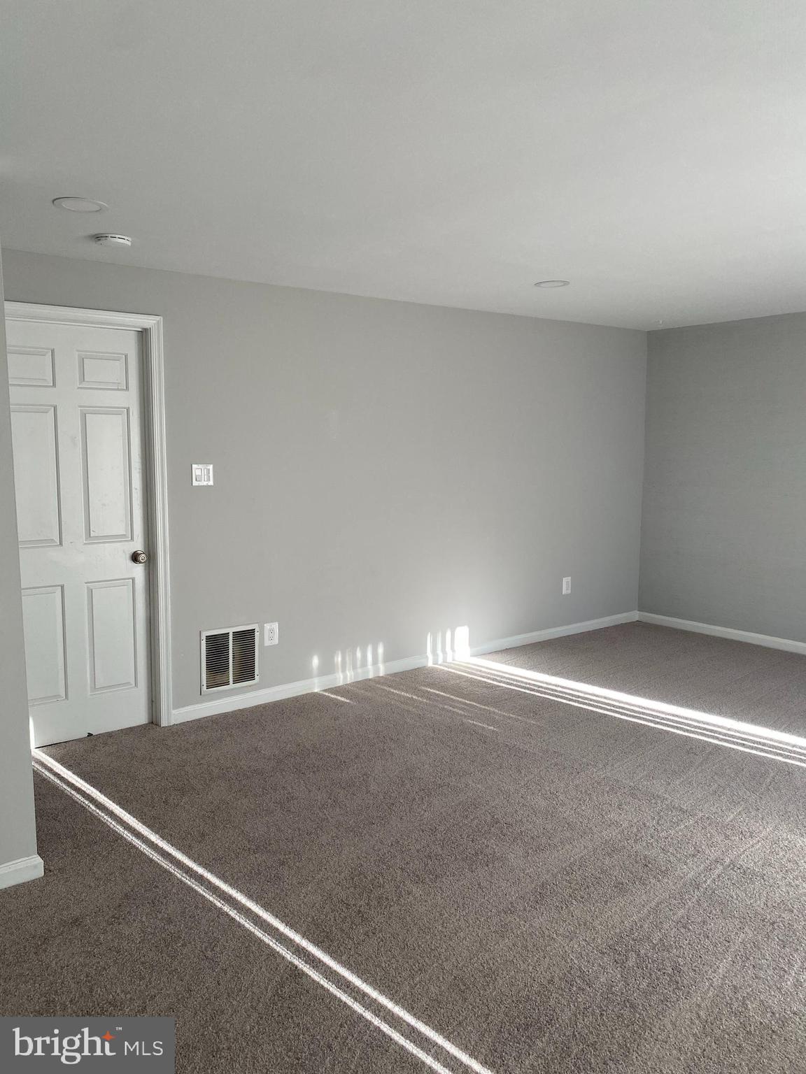 MIDDLEBRIDGE - Residential