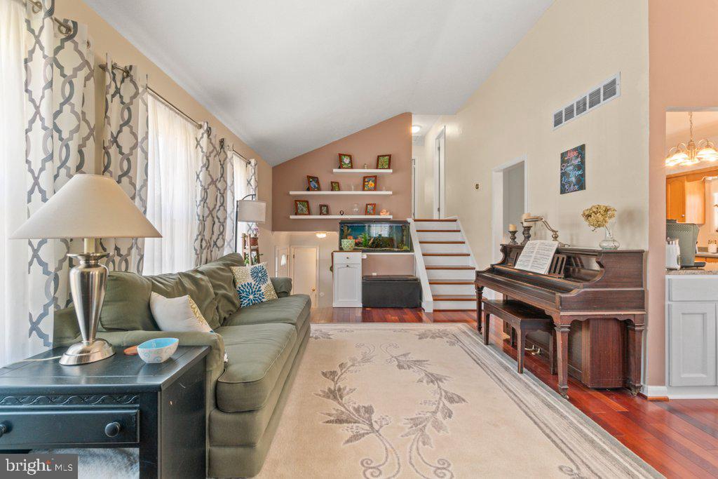 BRIGHT OAKS - Residential