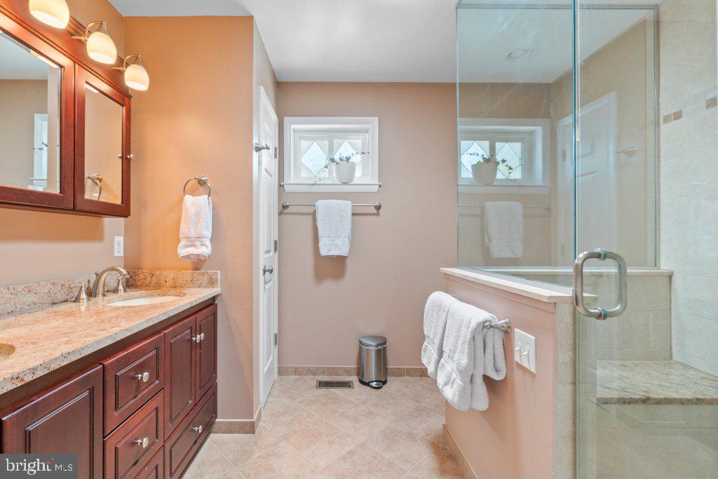 BRIGHT OAKS - Residential