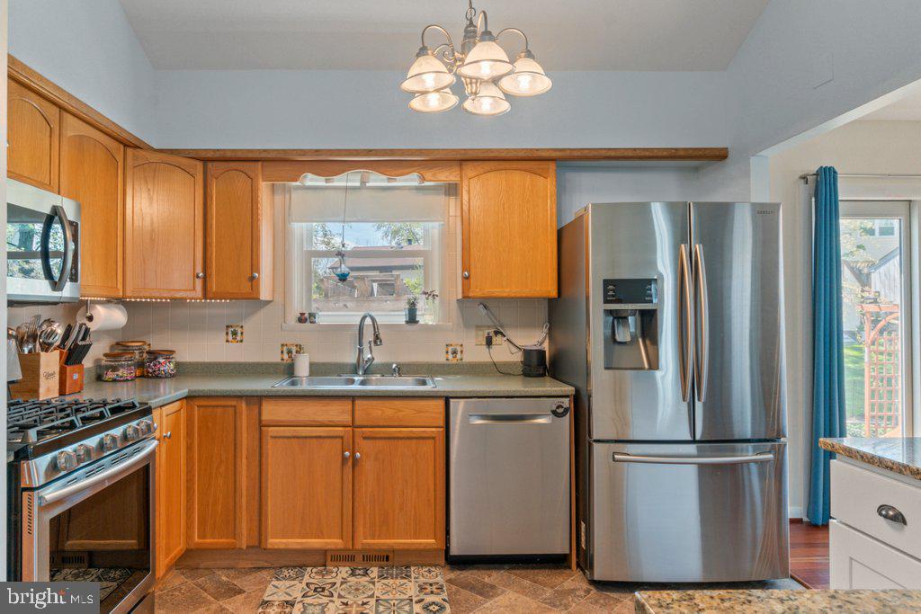 BRIGHT OAKS - Residential