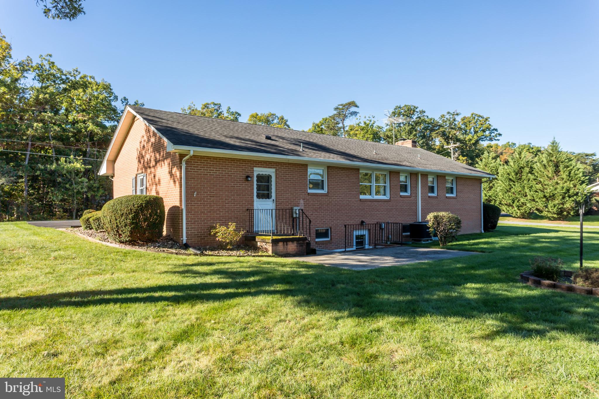 1033 TASKER ROAD