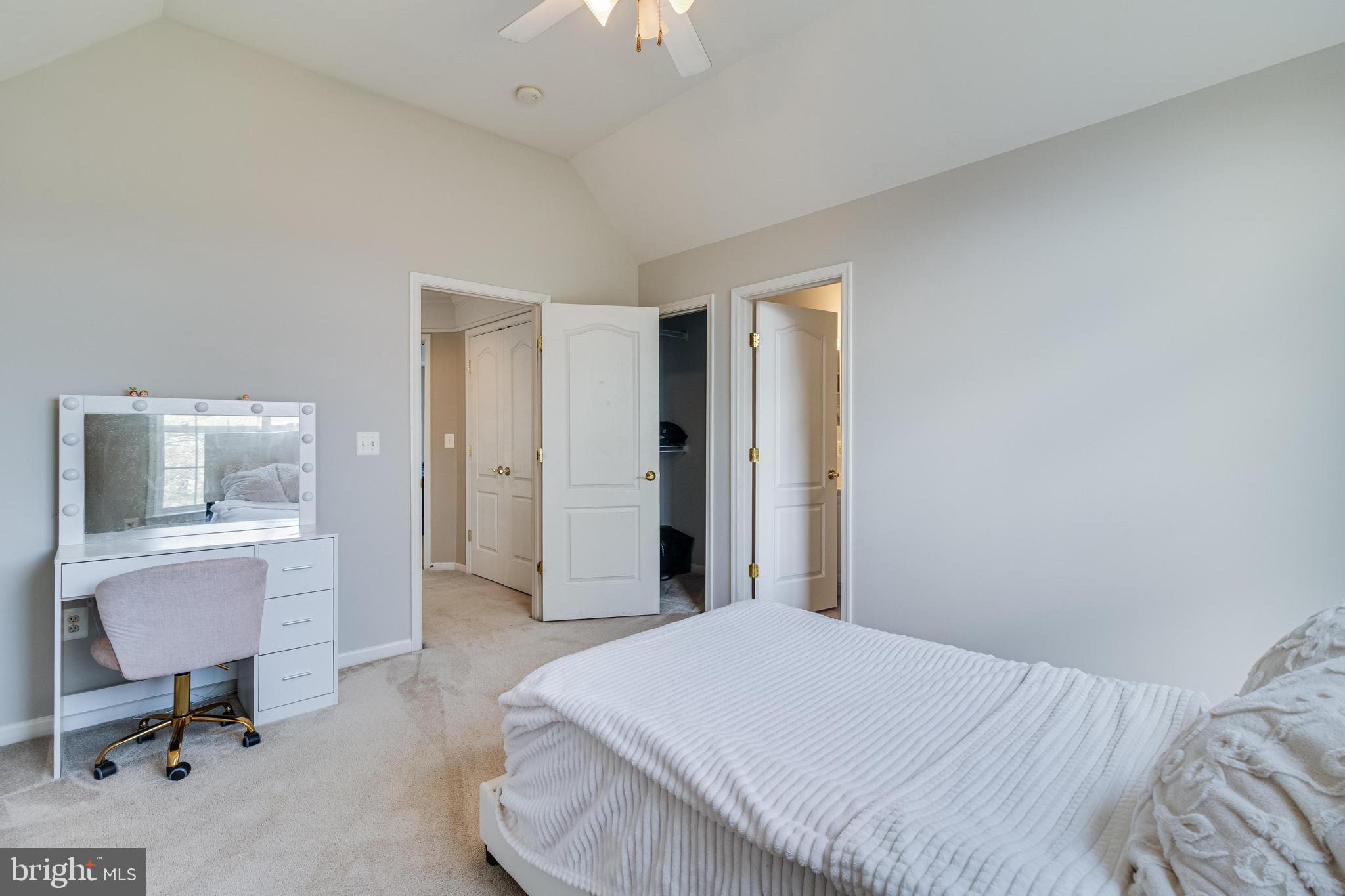 HILLENDALE - Residential