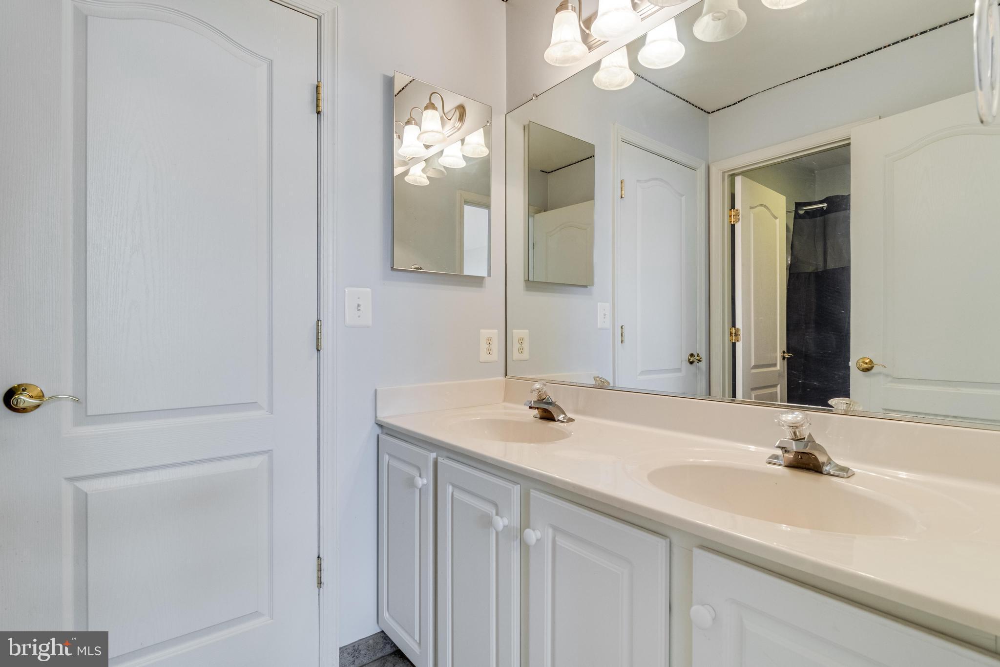 HILLENDALE - Residential