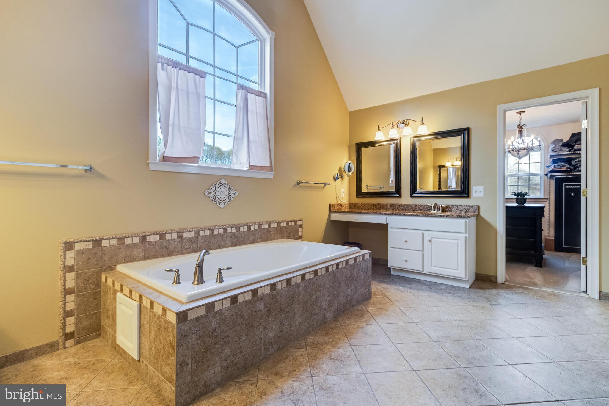 HILLENDALE - Residential