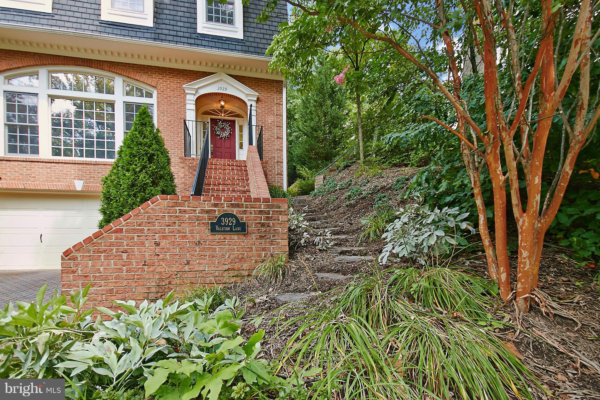 LEE HEIGHTS - Residential