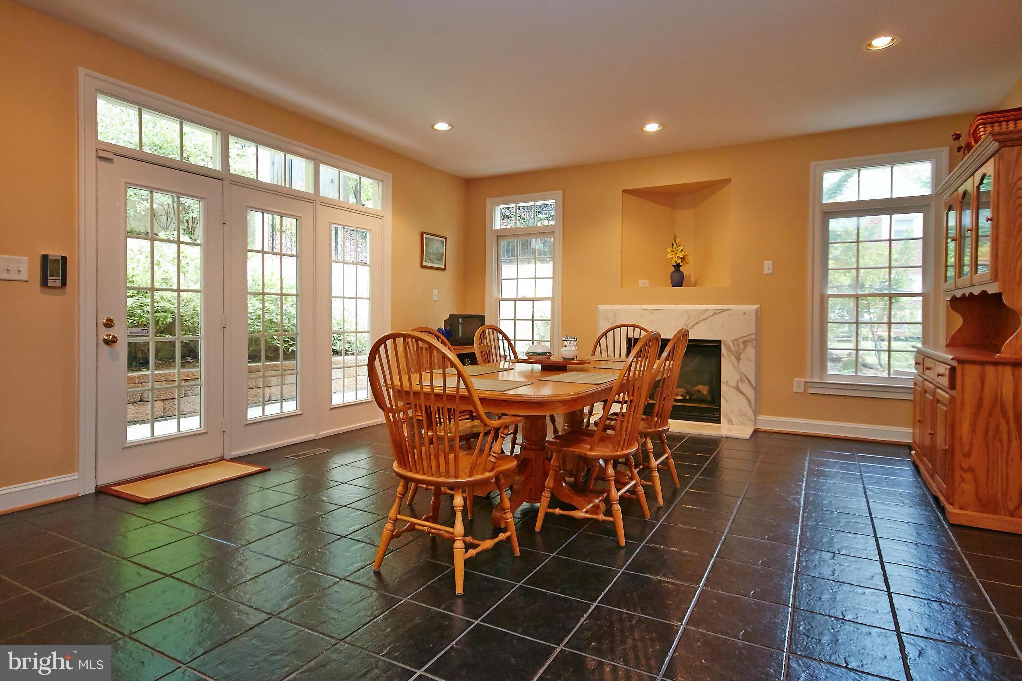 LEE HEIGHTS - Residential