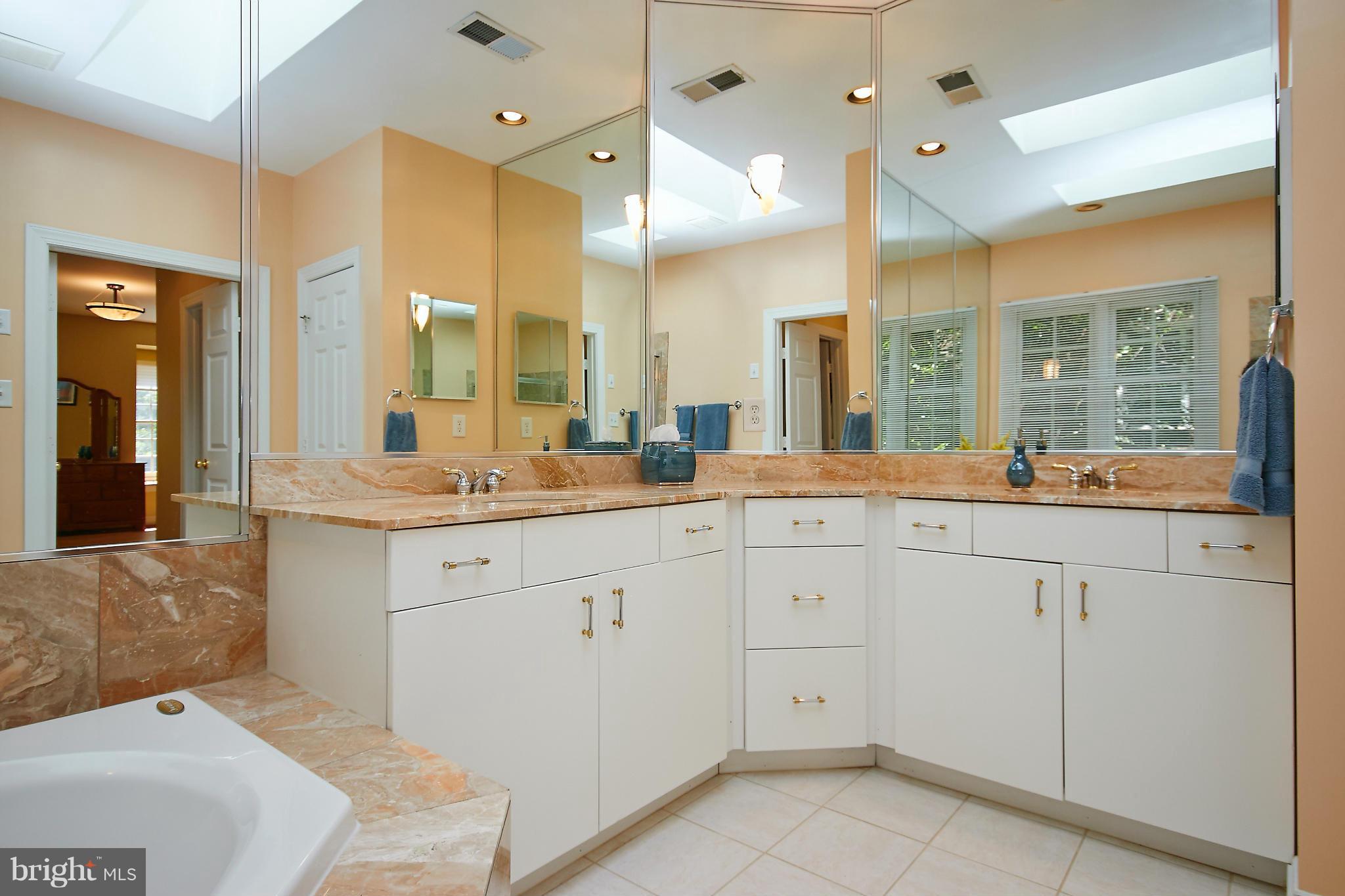 LEE HEIGHTS - Residential