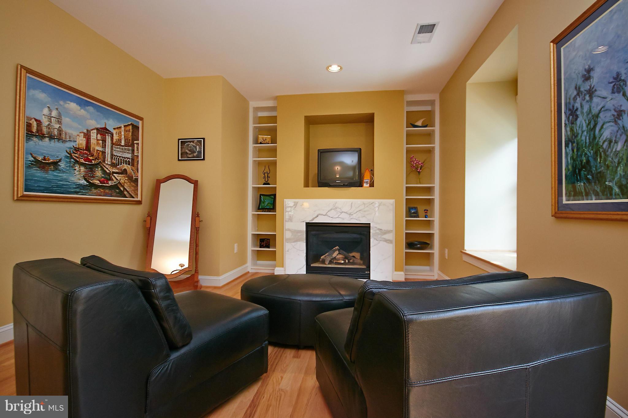 LEE HEIGHTS - Residential