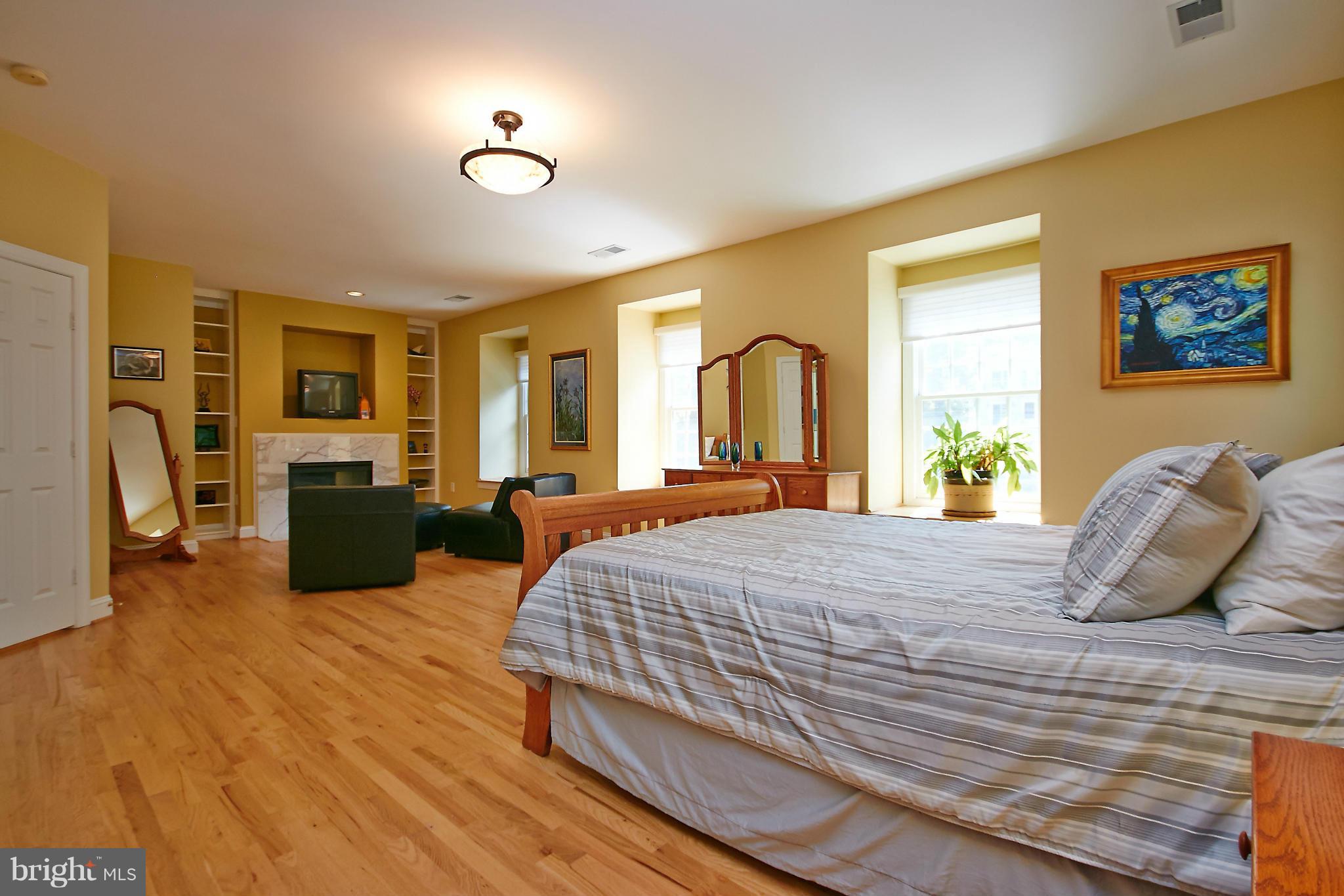 LEE HEIGHTS - Residential