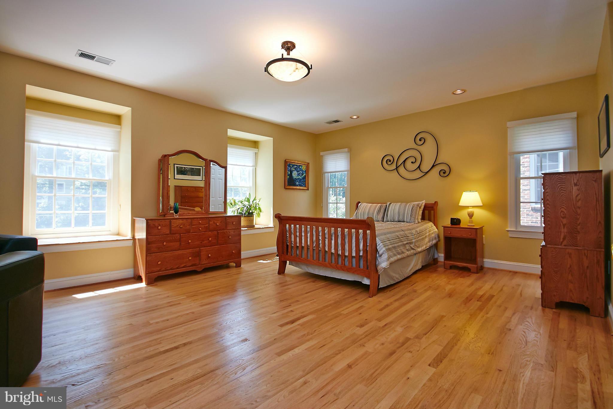 LEE HEIGHTS - Residential