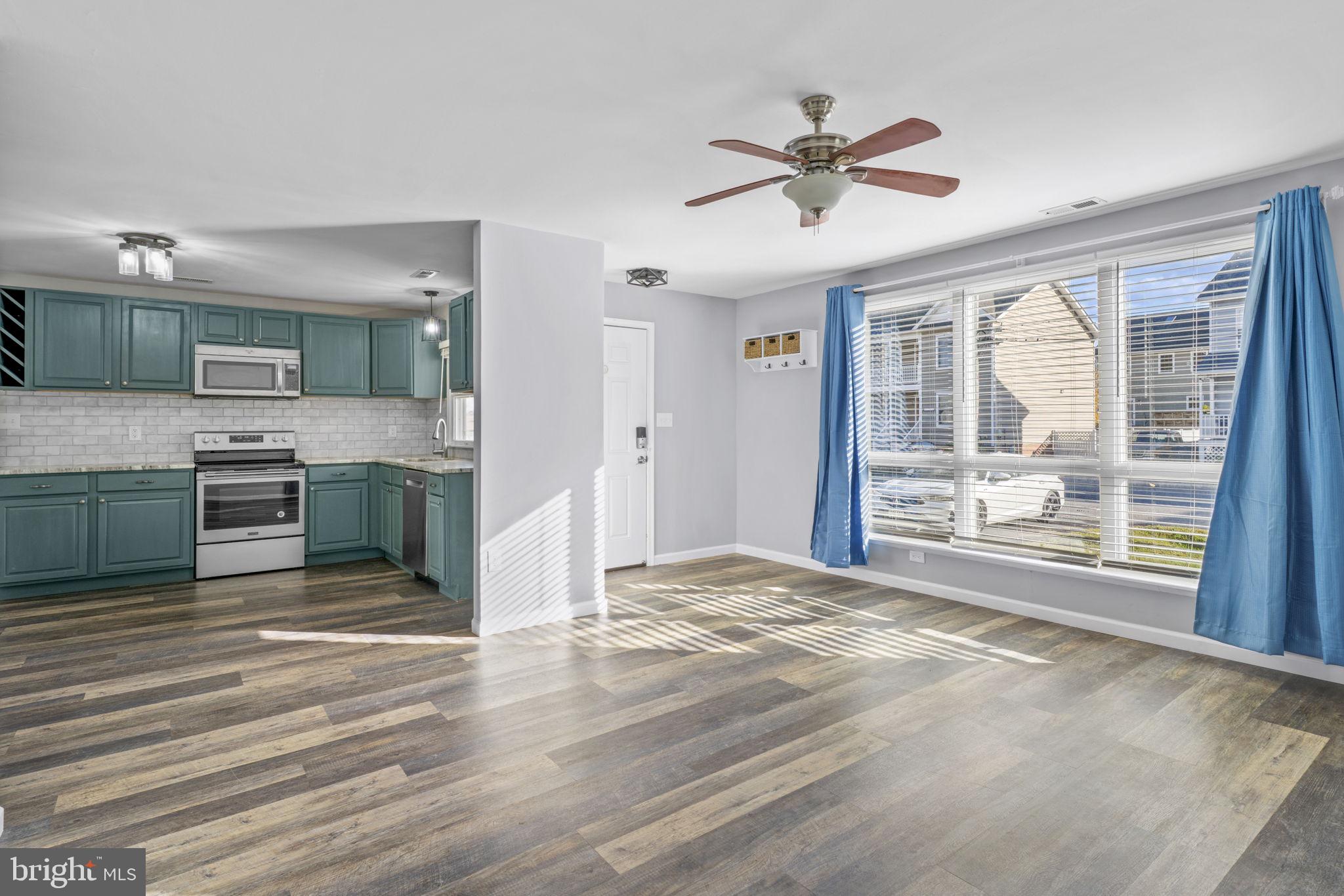 CEDARHURST ON THE BAY - Residential