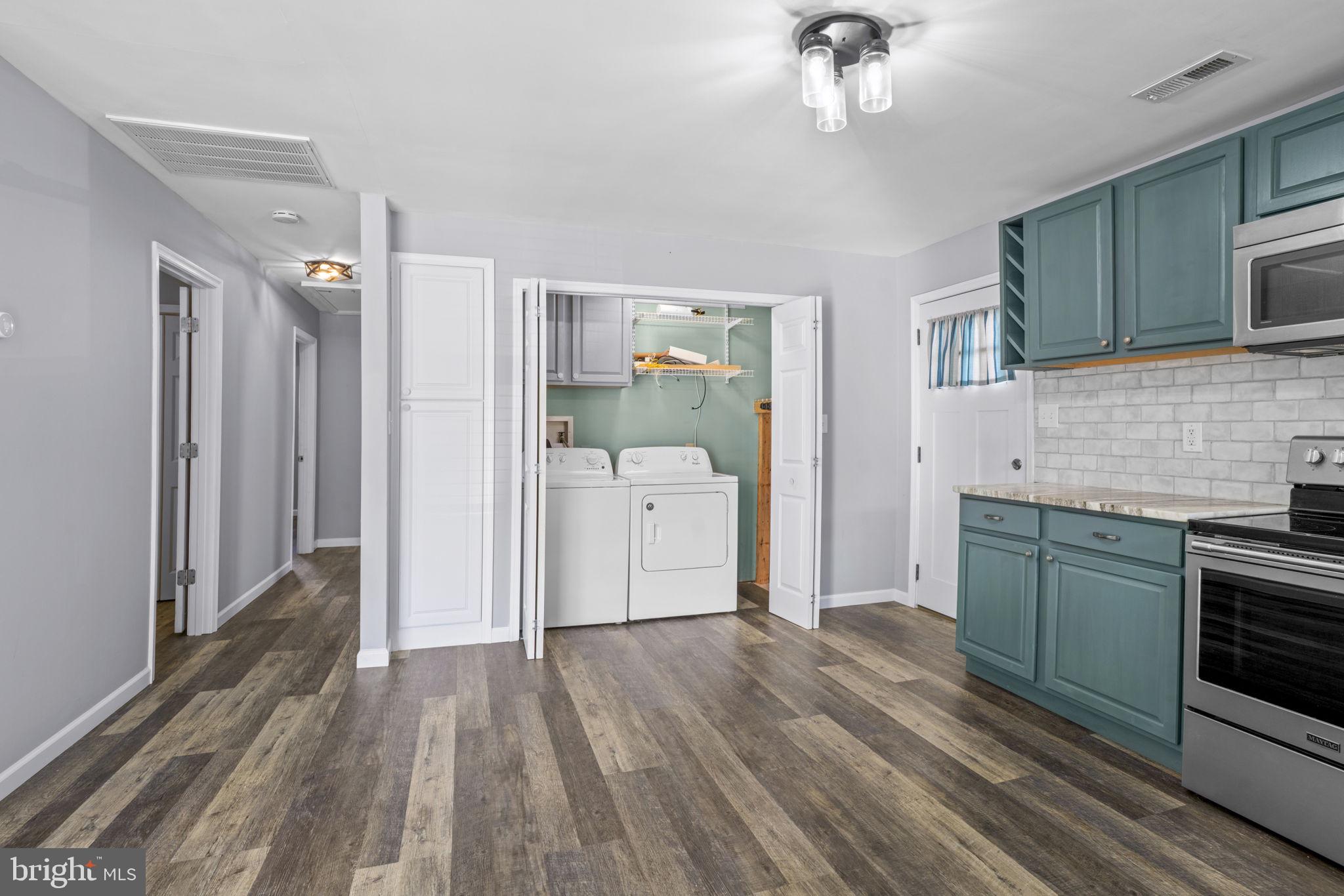 CEDARHURST ON THE BAY - Residential