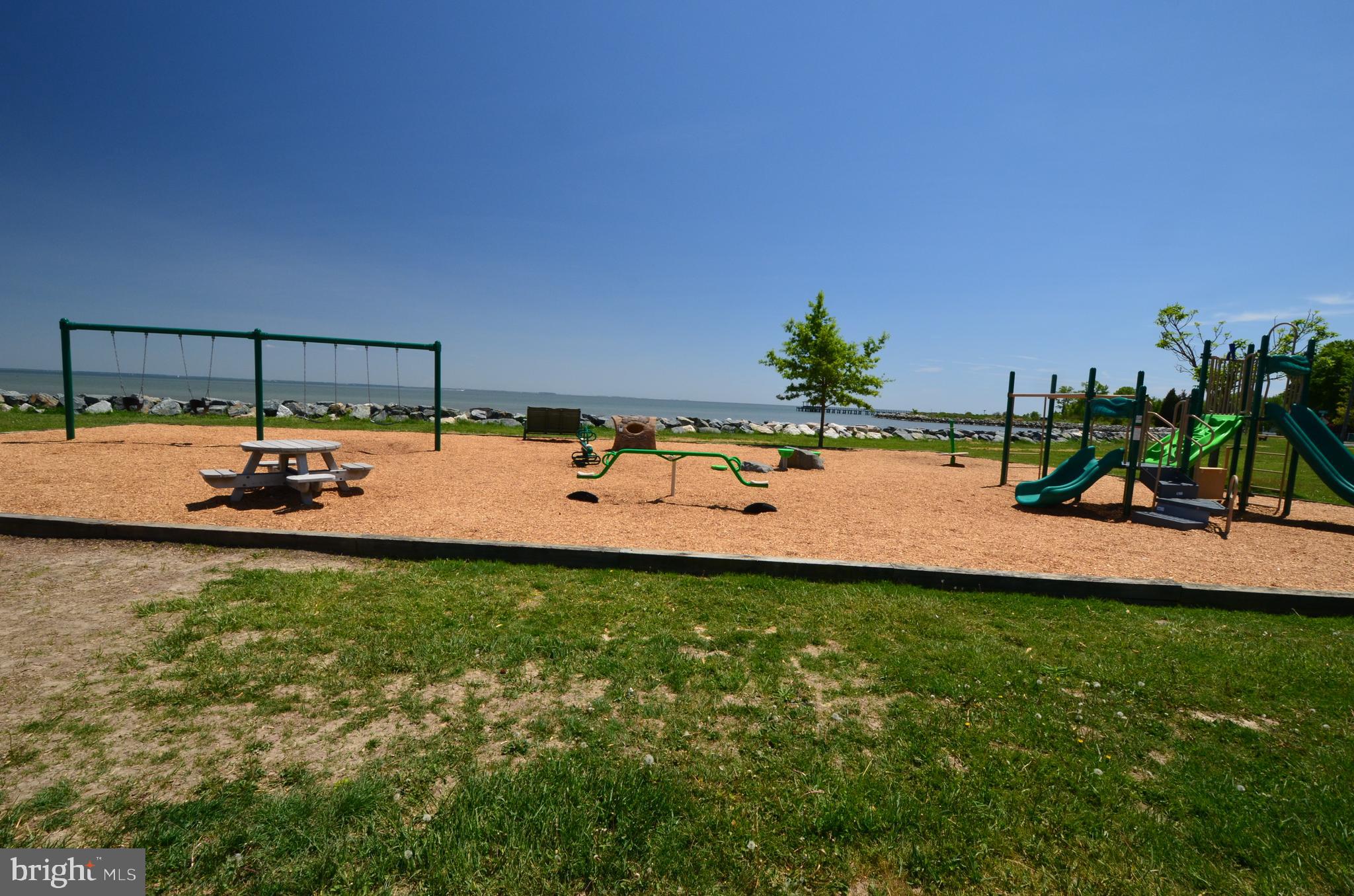 CEDARHURST ON THE BAY - Residential