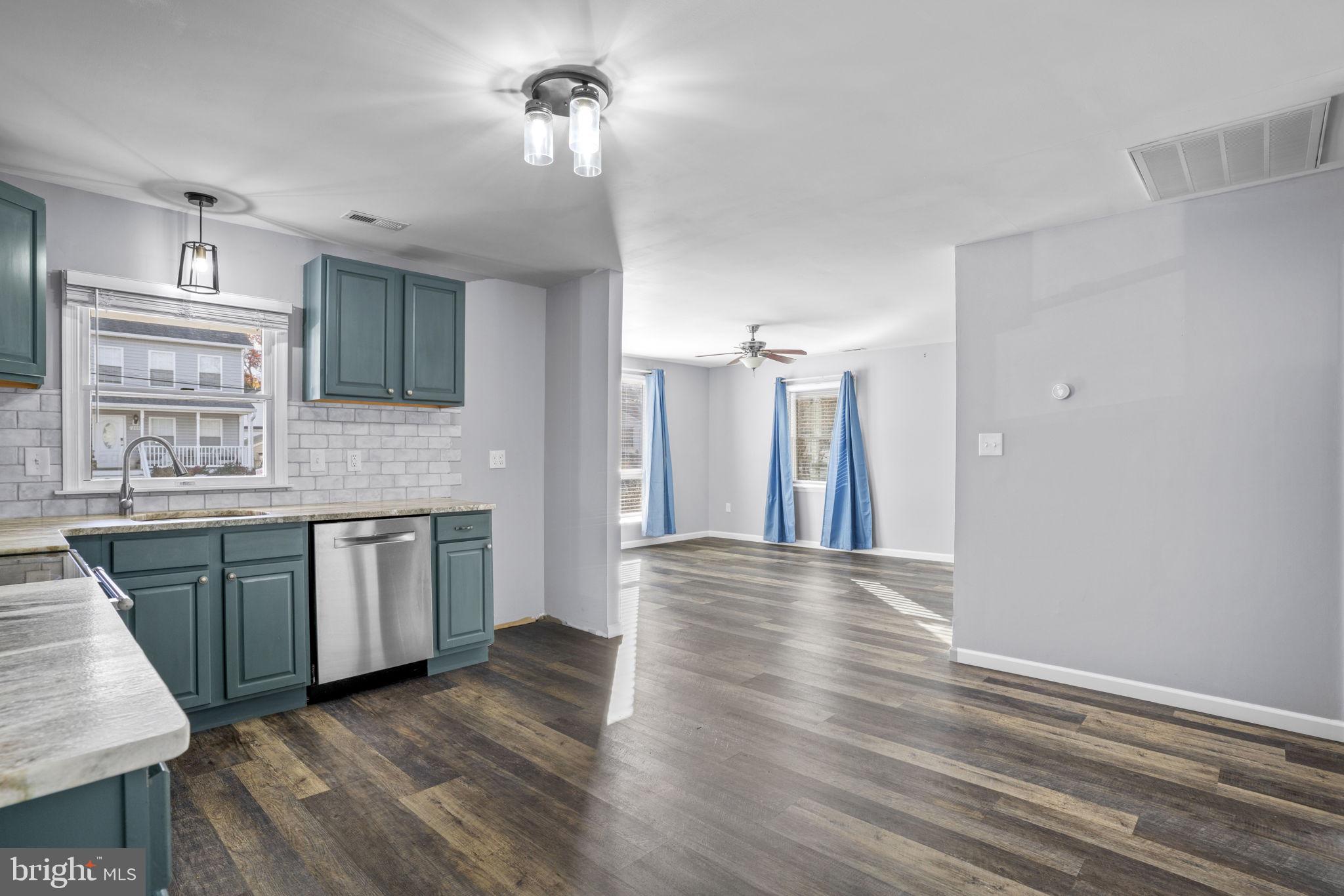 CEDARHURST ON THE BAY - Residential