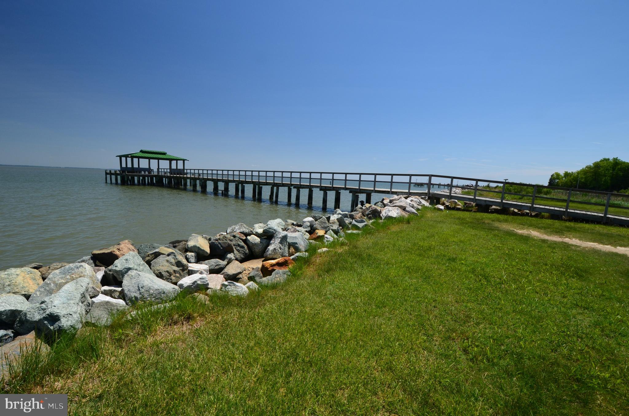CEDARHURST ON THE BAY - Residential