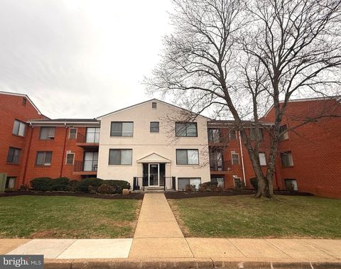 125 CLUBHOUSE DRIVE Q SW 6 LEESBURG VA 20175